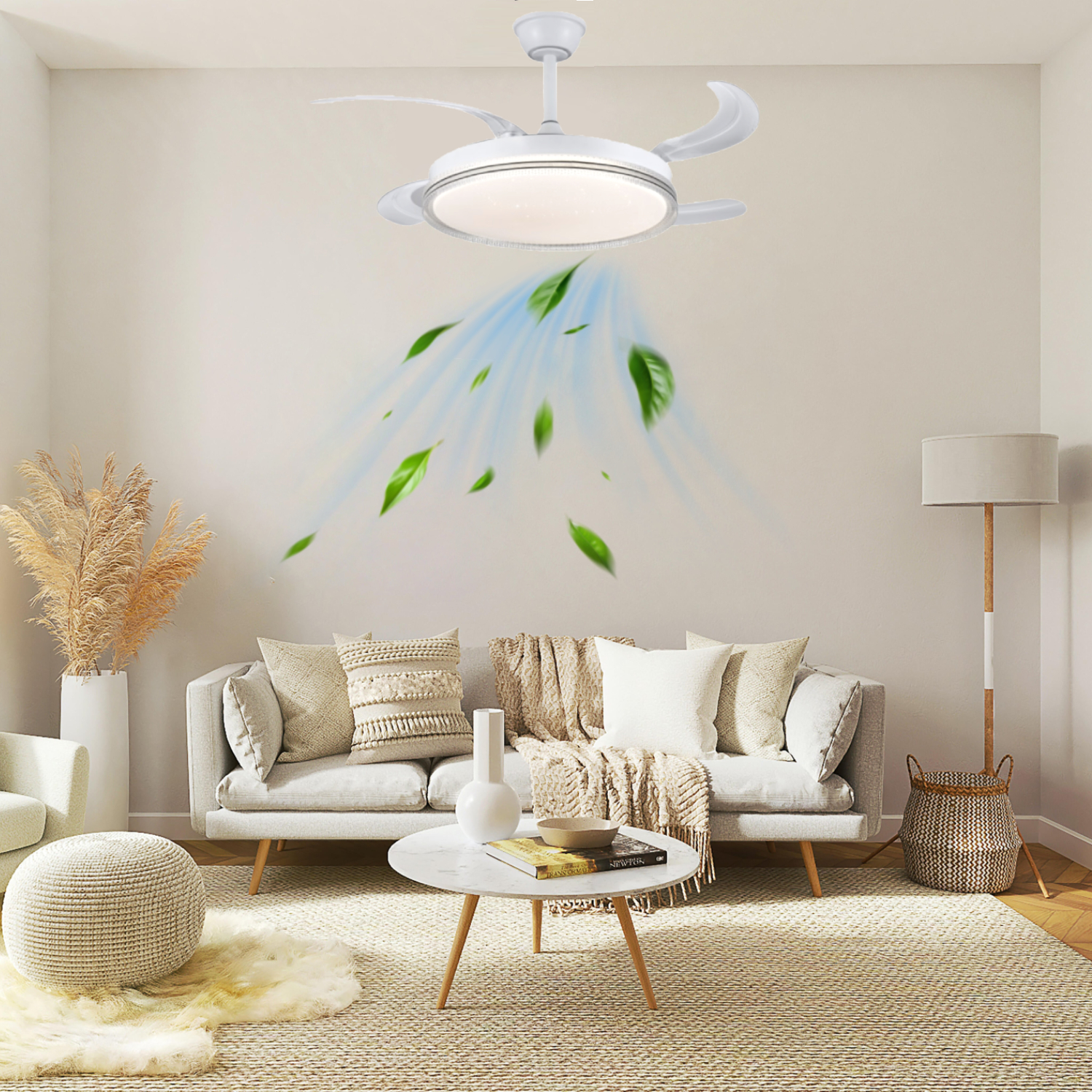 Ventilador de techo blanco con luz y gráfico de hojas verdes. Ambiente de sala de estar.