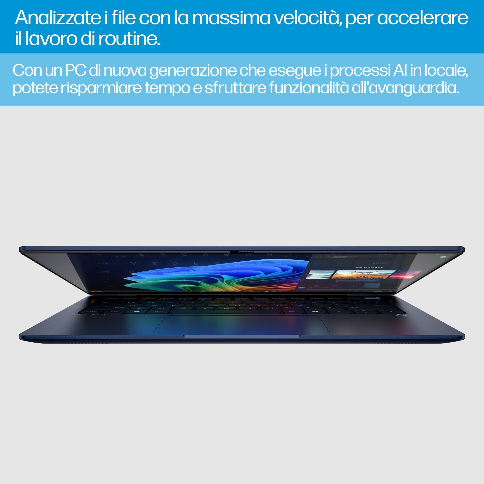 Ciemnoniebieski laptop otwarty, z tekstem w języku włoskim i obrazami na ekranie.