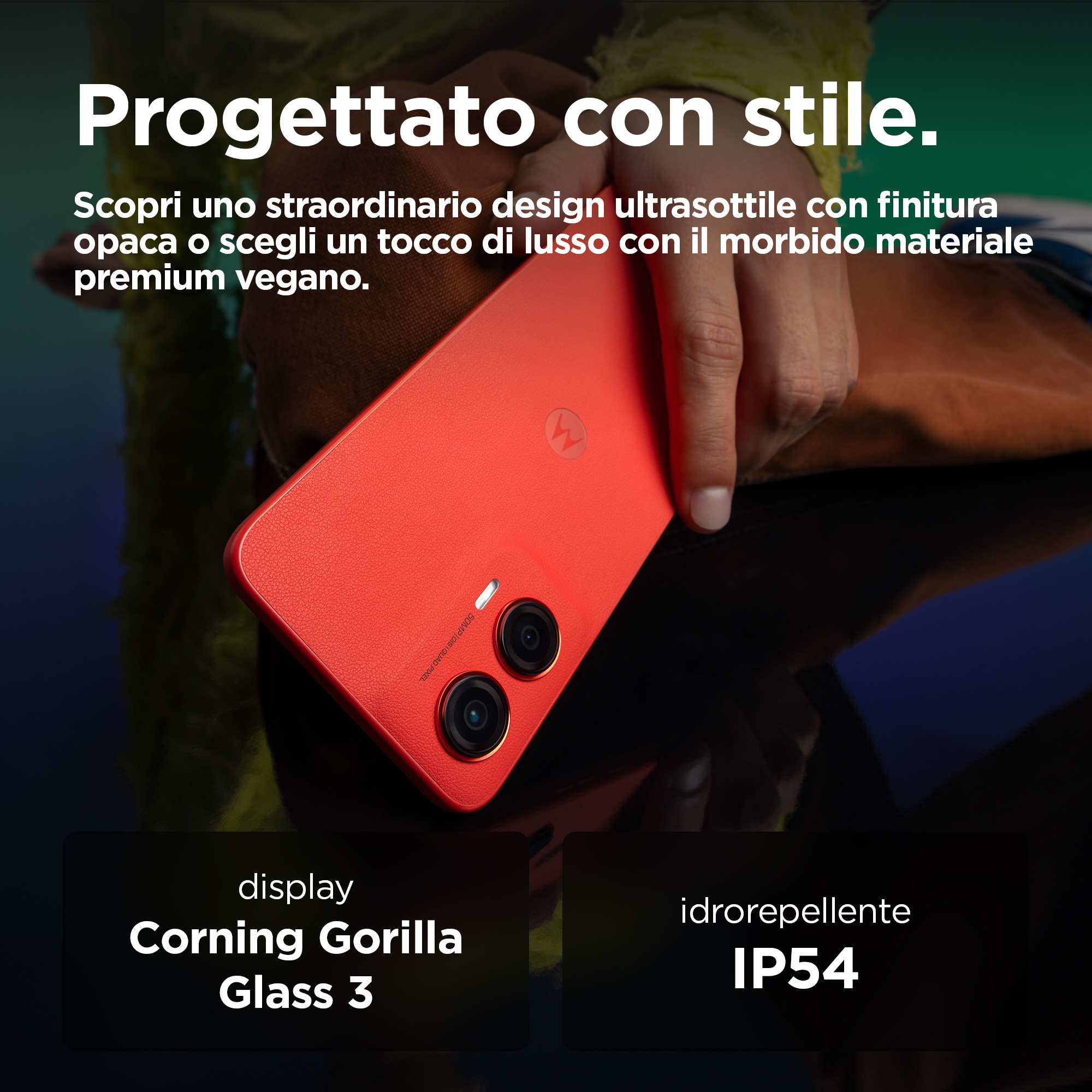 Czerwony smartfon z naciskiem na błyszczące wykończenie i funkcje aparatu, z tekstem.