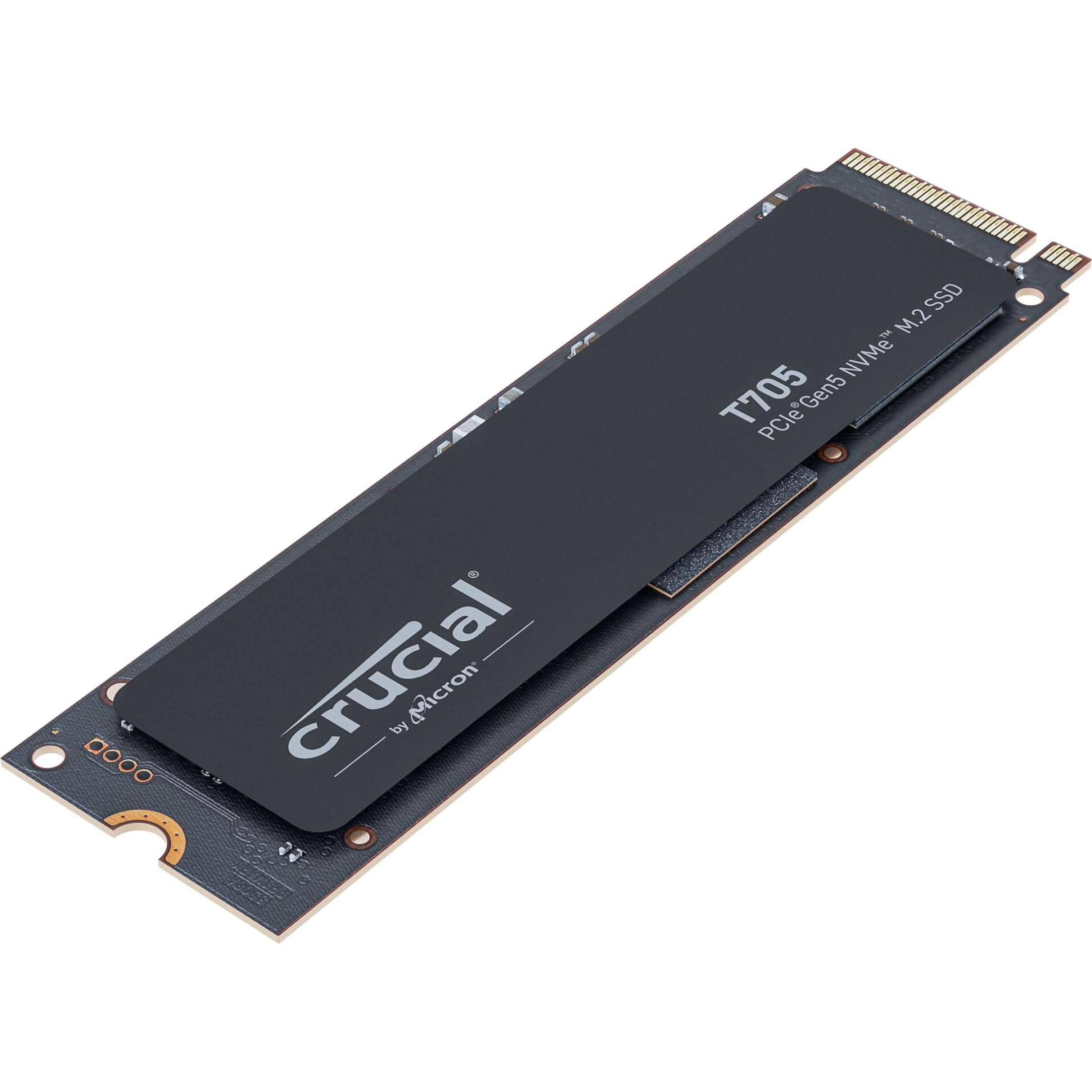 Czarny dysk SSD Crucial T705. Tekst brzmi: 'T705 PCIe Gen5 NVMe M.2 SSD' i 'Crucial by Micron'.