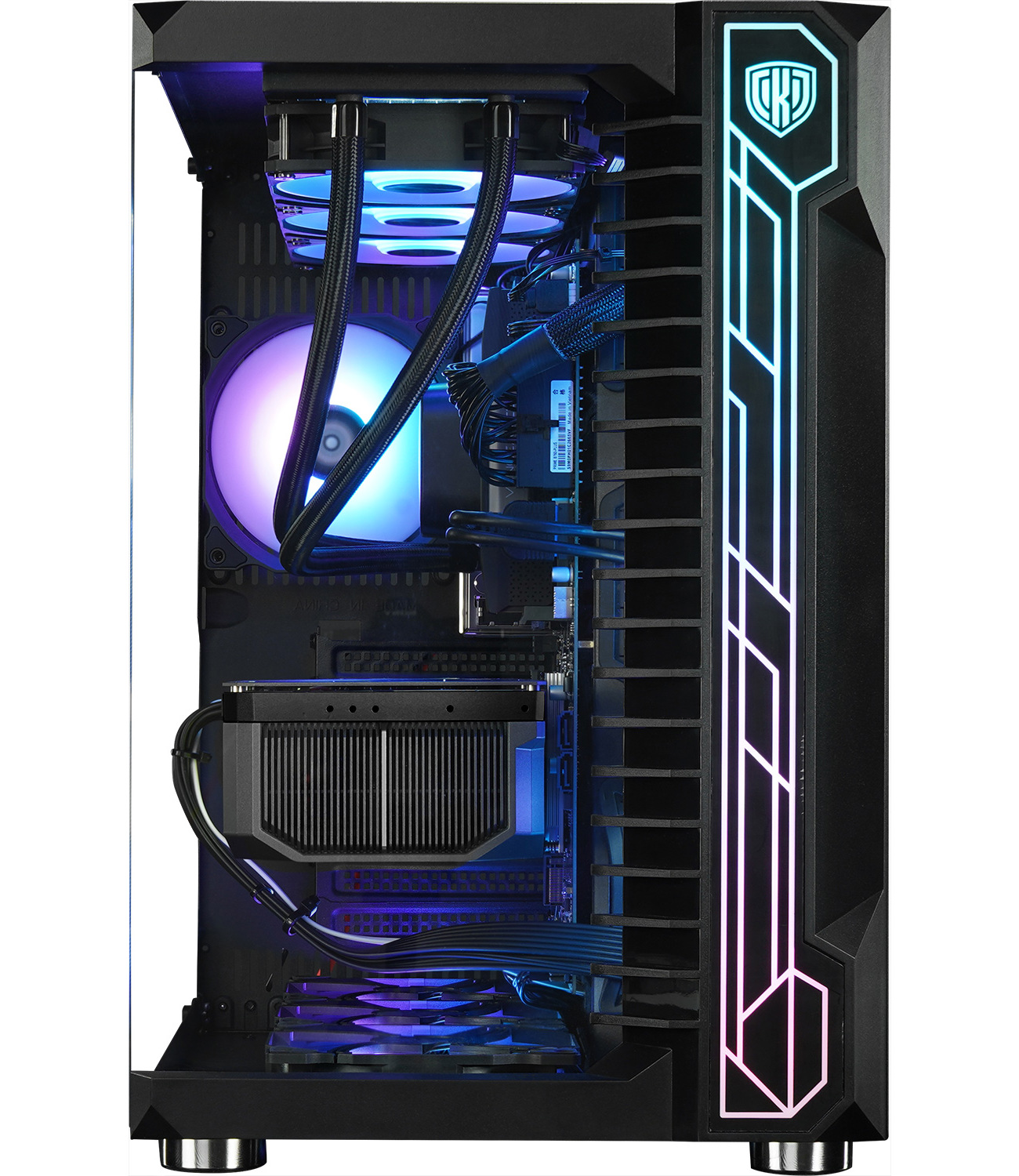 Ein schwarzes Computergehäuse mit Glasseite und farbigen Lichtern im Inneren sowie einer schwarzen Front.