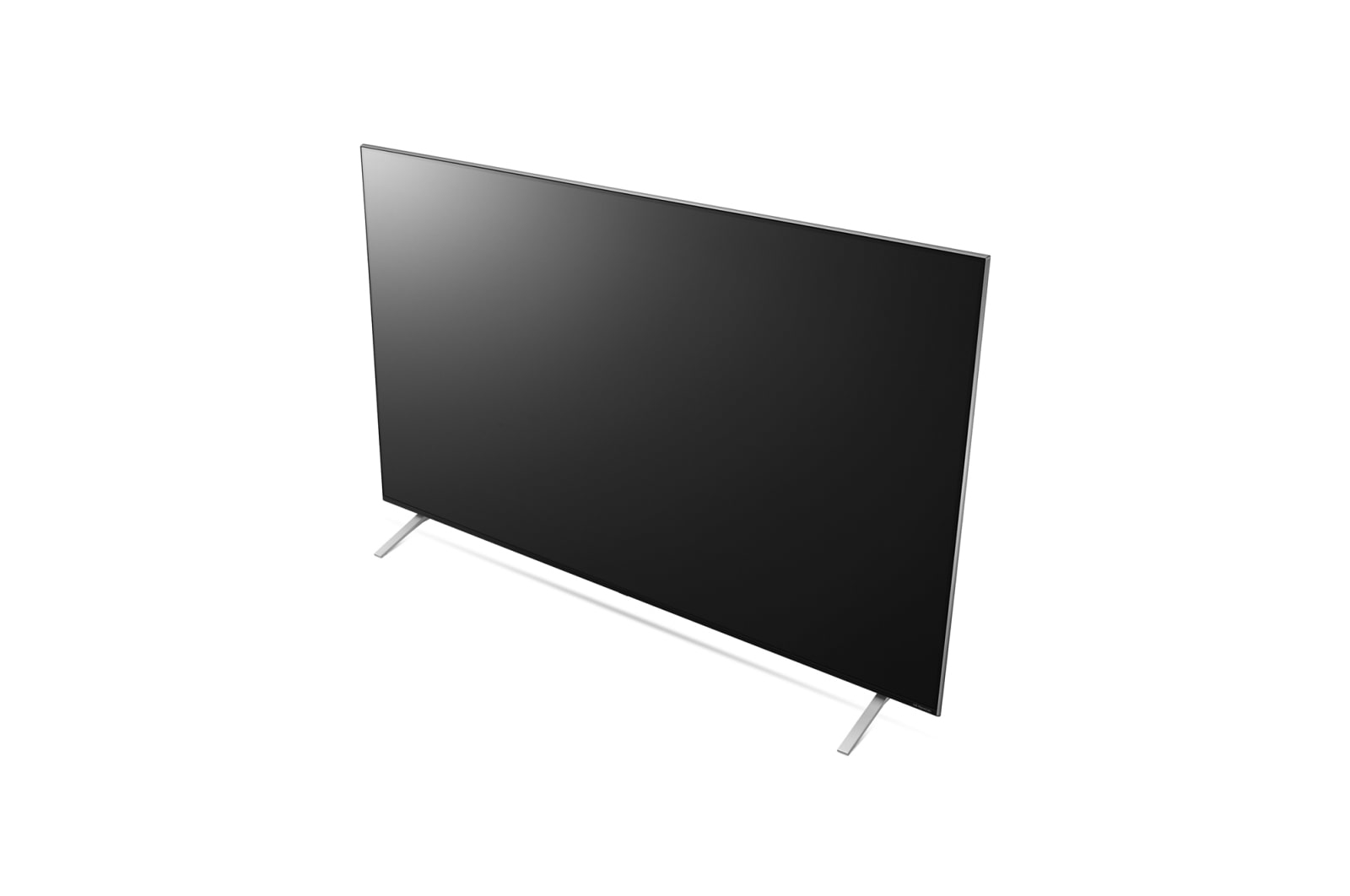 Una TV nera su gambe argentate, isolata su sfondo bianco.