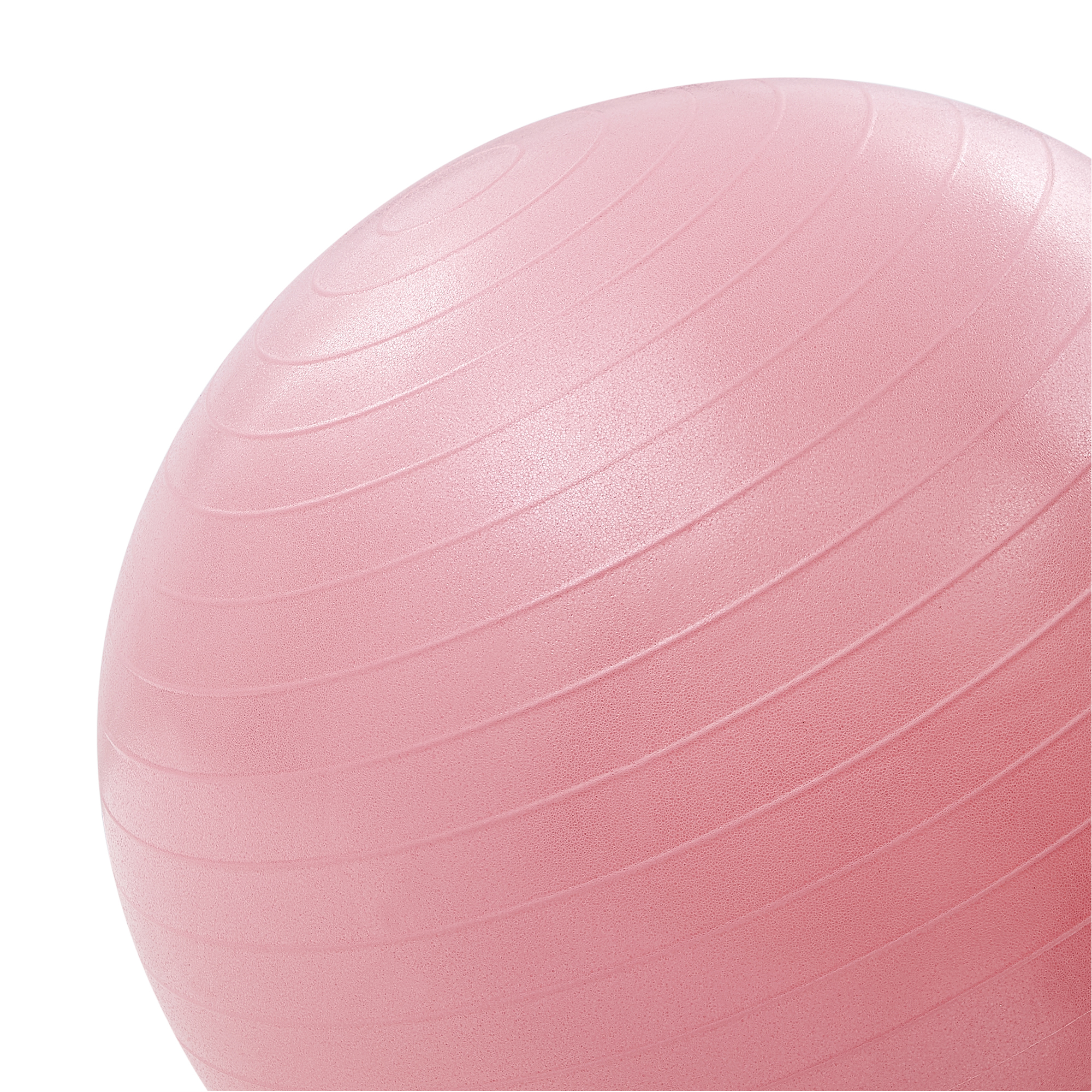 Nahaufnahme eines rosa Fitnessballs mit geschwungenen Linien auf weißem Hintergrund.