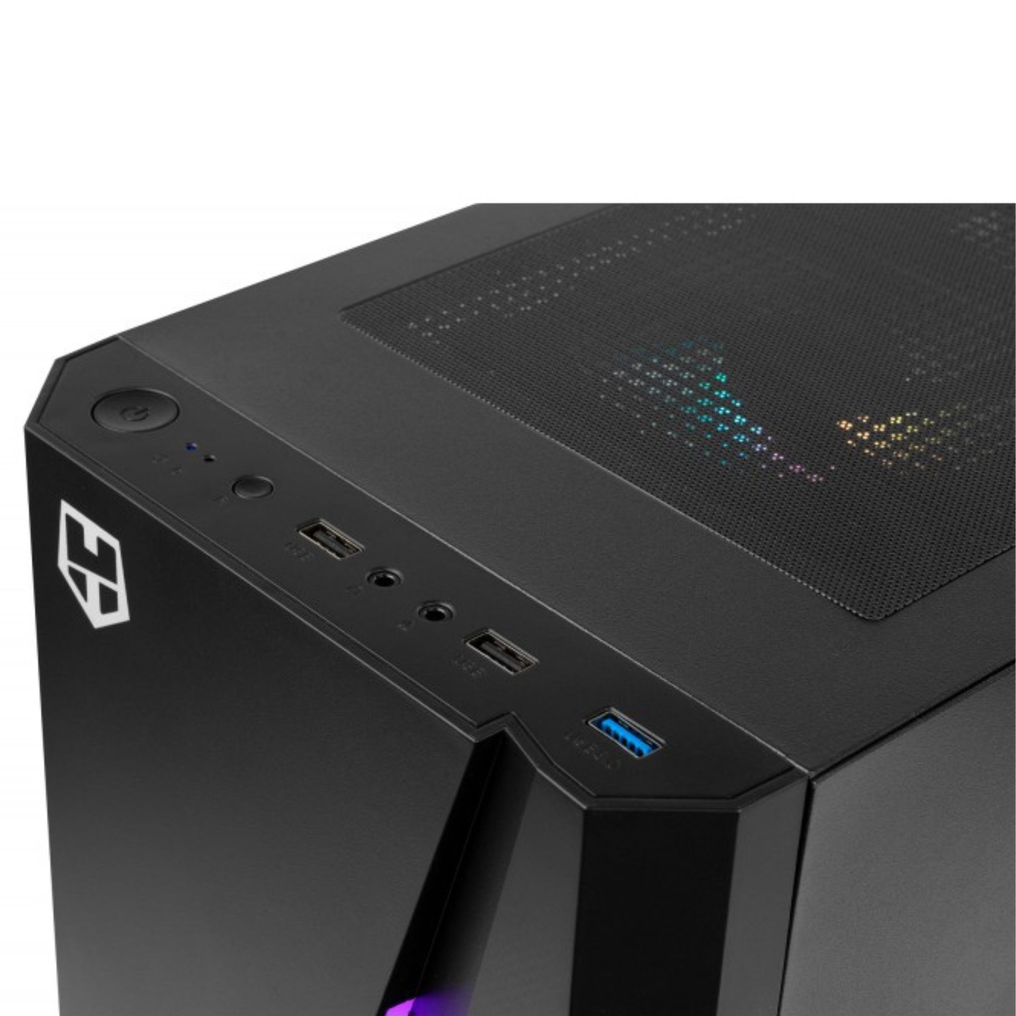 Primer plano de una carcasa de ordenador negra. Panel superior con puertos USB.