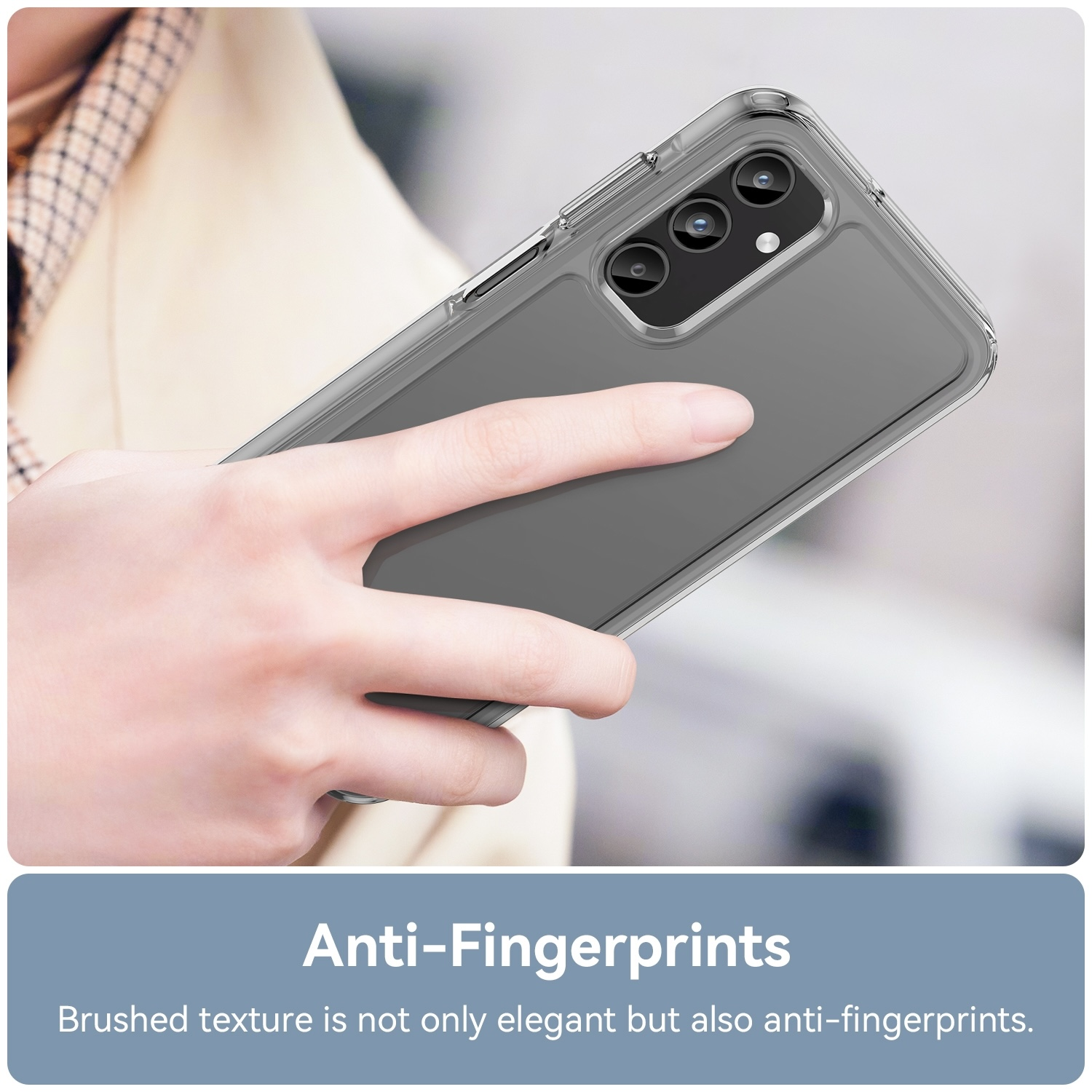 Eine Telefonhülle in der Hand, mit Anti-Fingerabdruck-Text.
