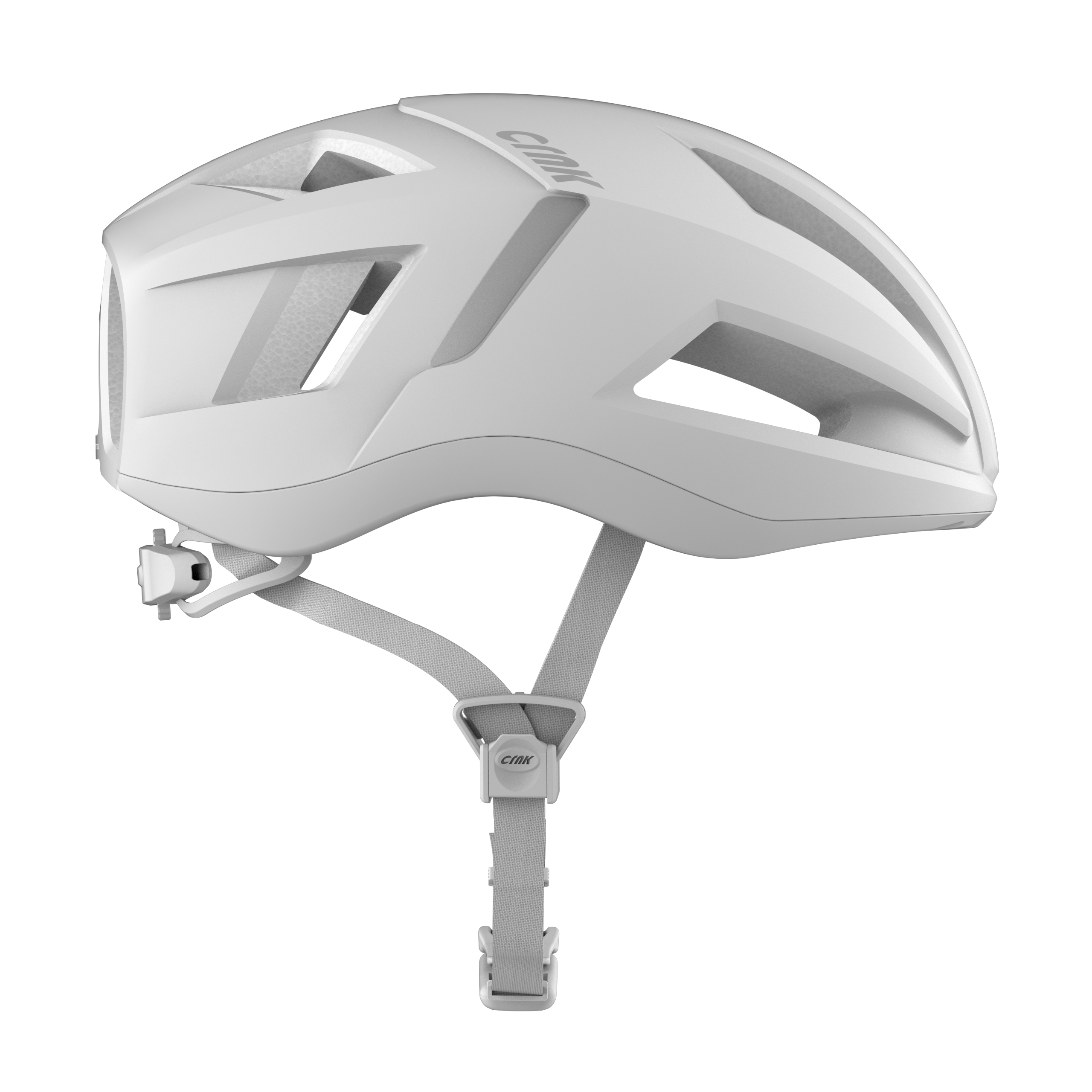 Weißer CTMK-Helm, schräge Ansicht. Schlankes Design mit Belüftungsöffnungen und verstellbaren Riemen.