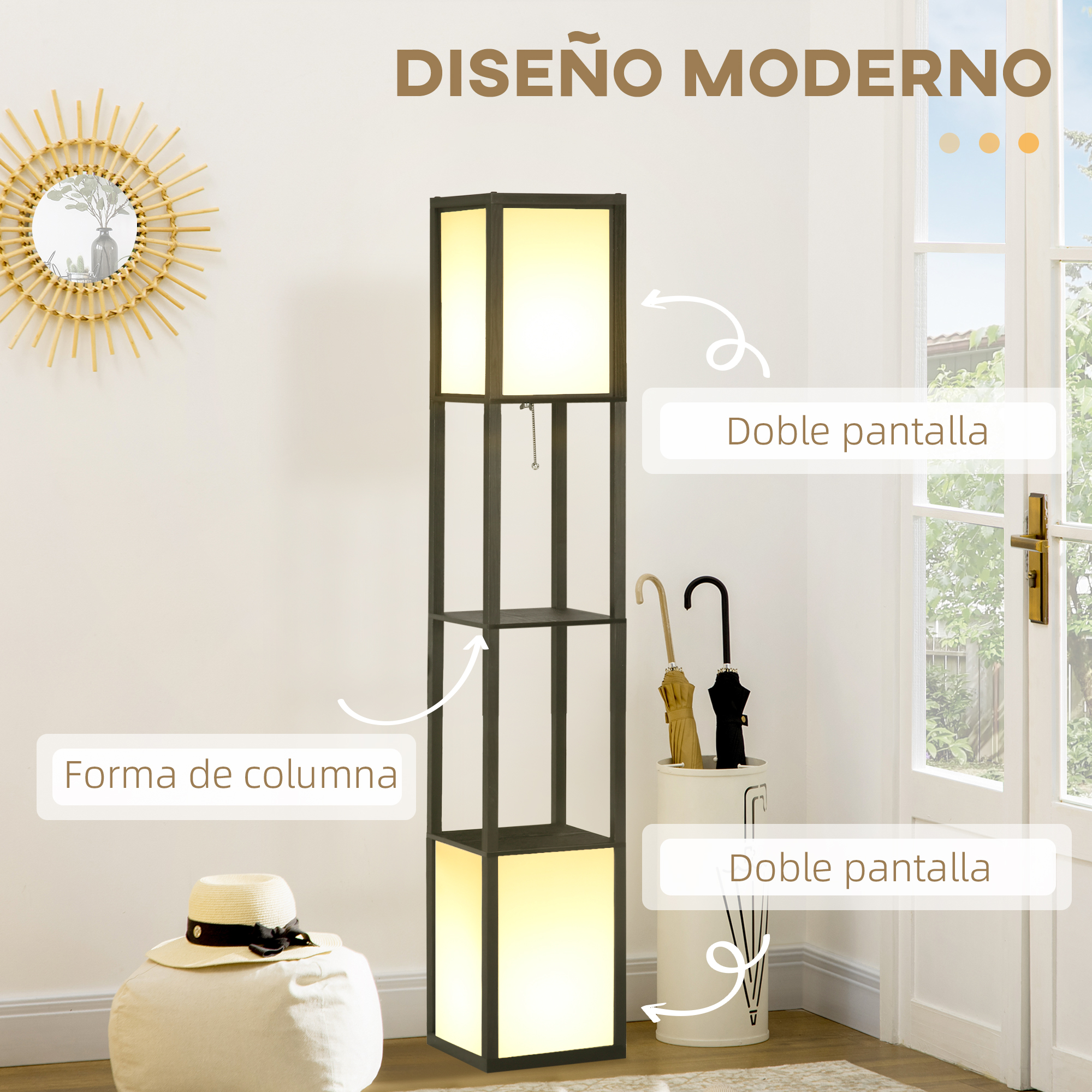 Lámpara de pie moderna con estantes, sombrero en un puf y puerta abierta con luz solar.