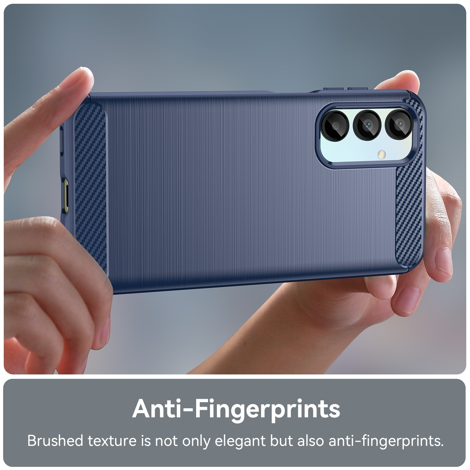 Eine blaue Handyhülle mit strukturierter Rückseite. Hände halten das Telefon. Anti-Fingerabdruck.