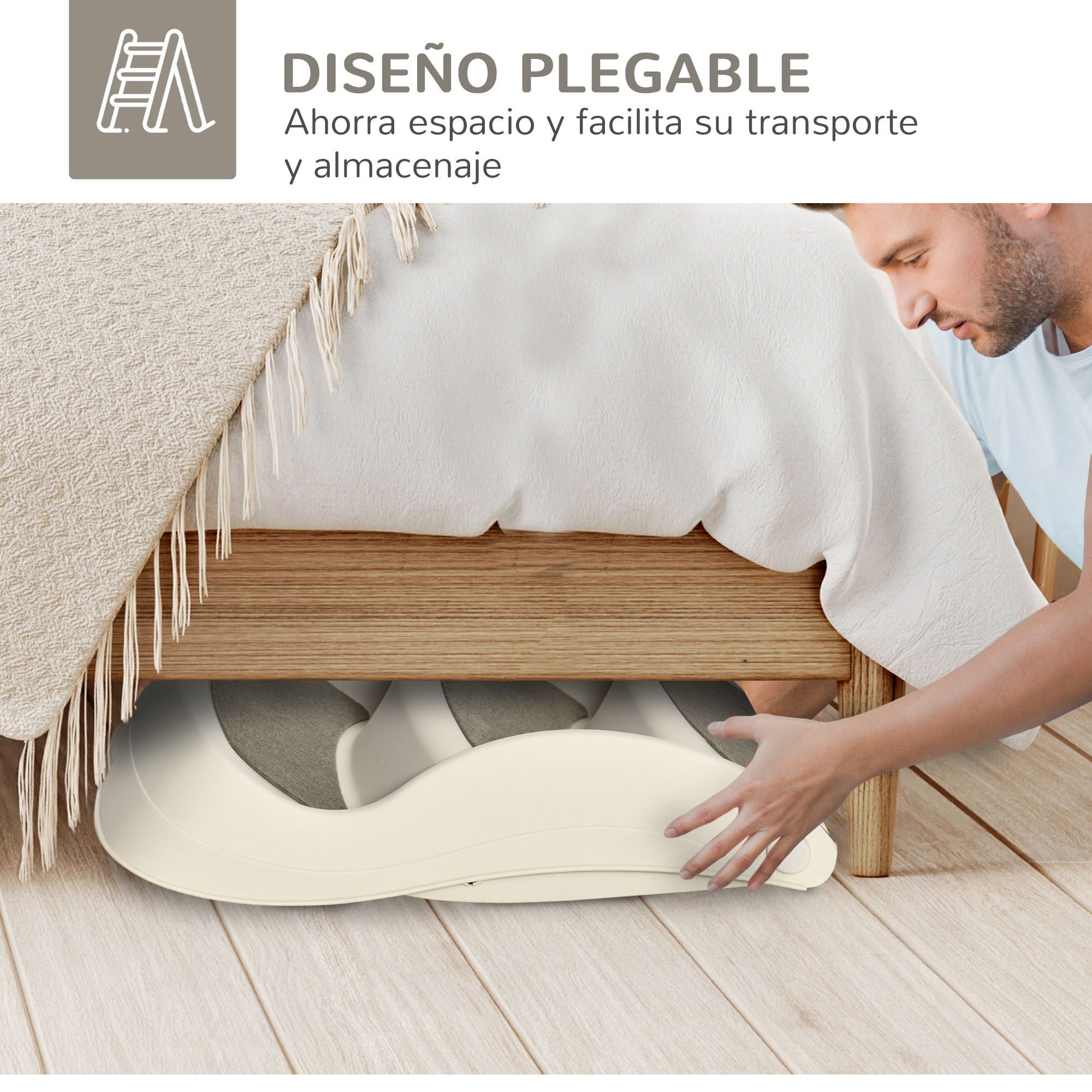 Un hombre pliega un taburete plegable beige debajo de una cama, dentro de una habitación. La cama es de madera.