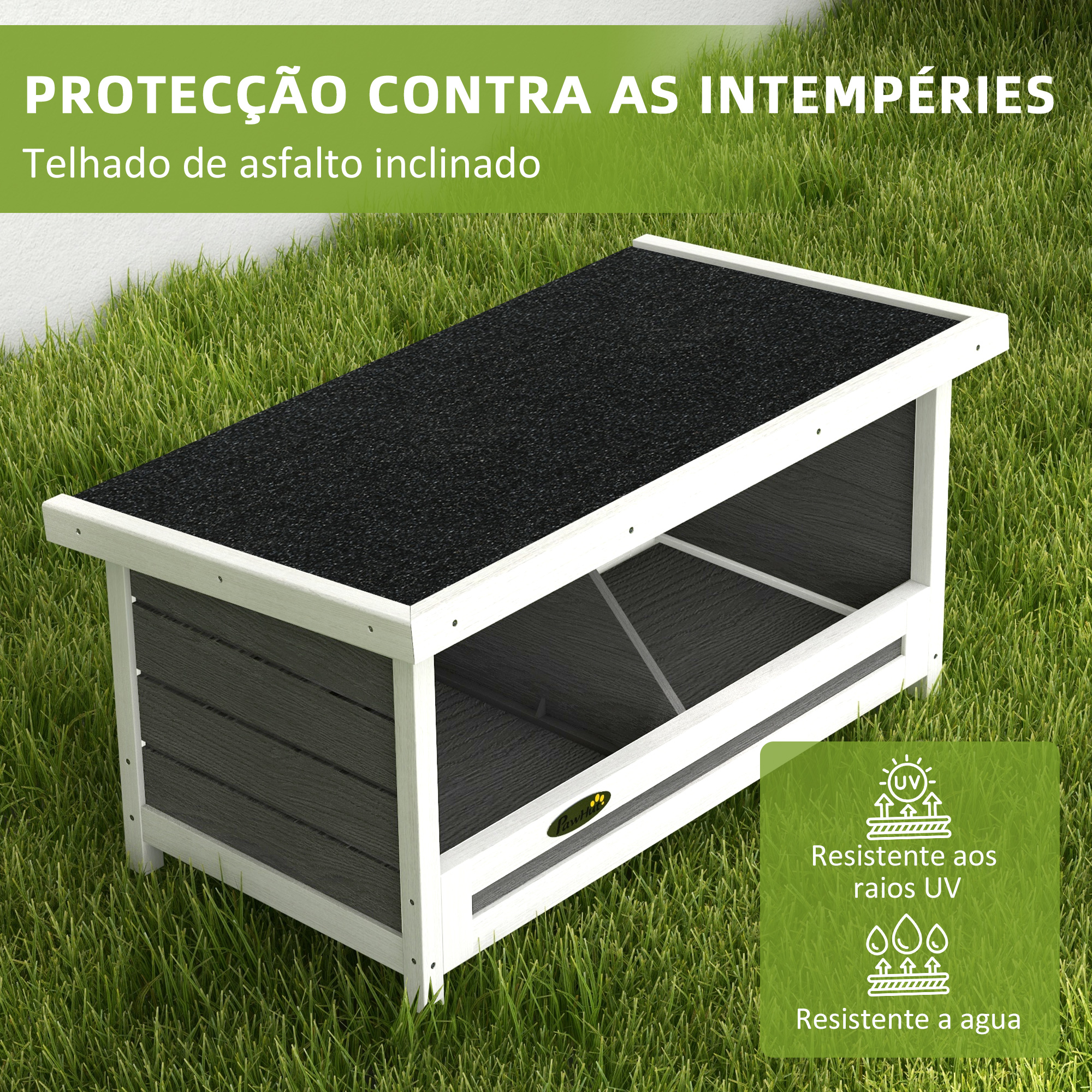 Una caseta para perros con techo negro sobre hierba. La casa es gris y blanca con techo inclinado. Texto resistente a rayos UV y agua.