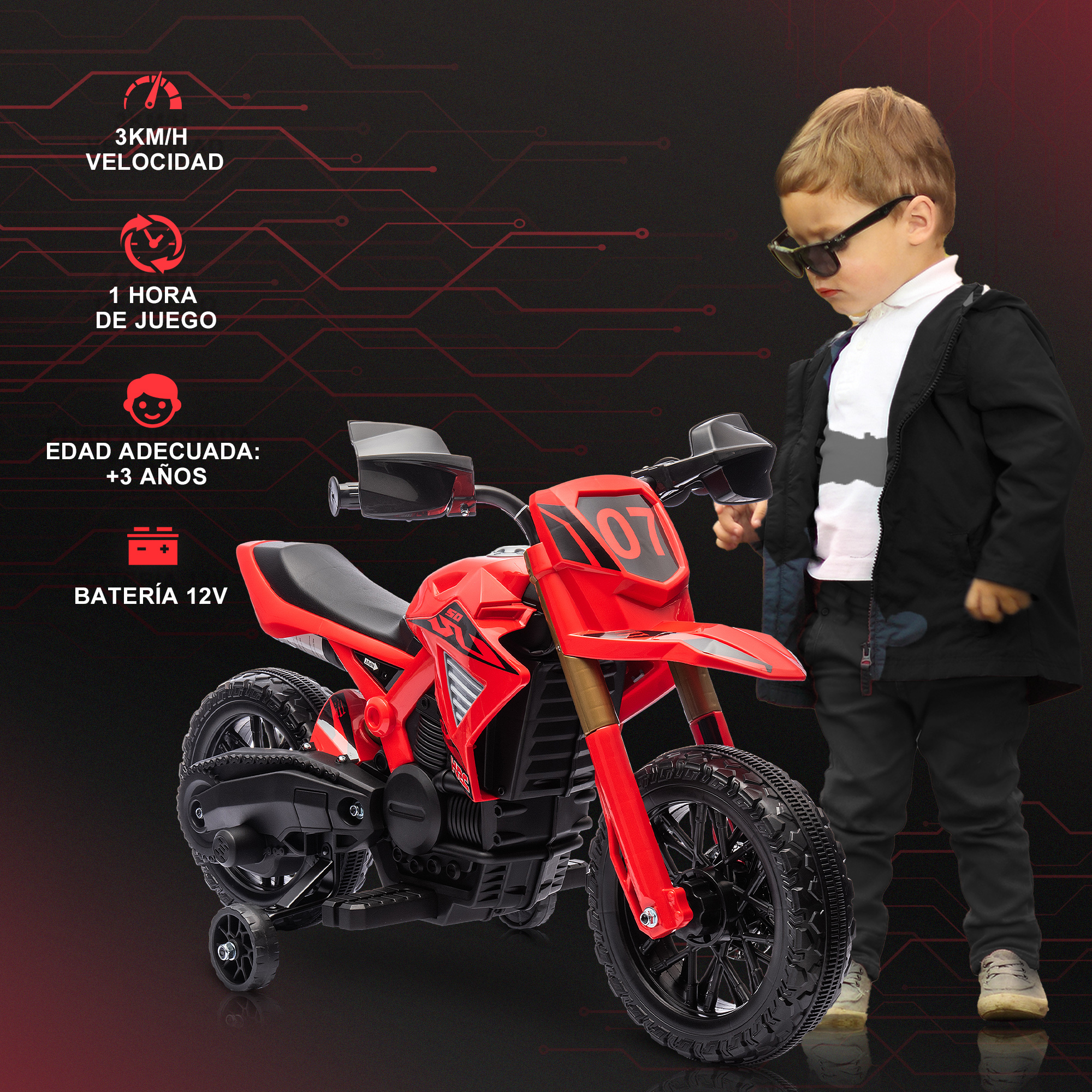 Un niño con gafas de sol y abrigo está de pie junto a una motocicleta de juguete roja con ruedas de entrenamiento.
