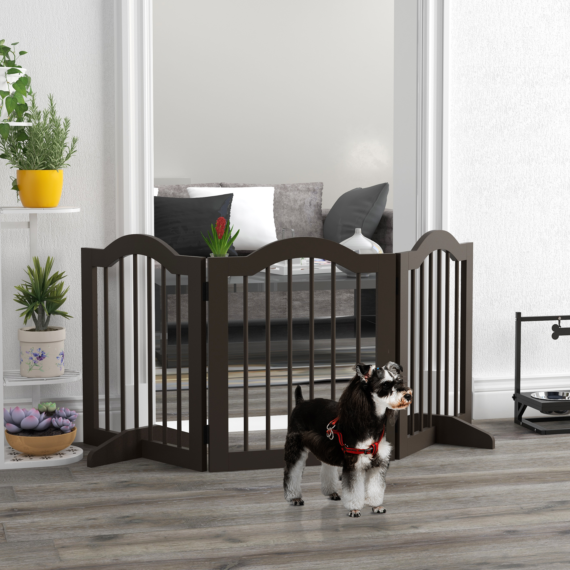 Una puerta para perros en una puerta con un perro pequeño blanco y negro dentro de la habitación.