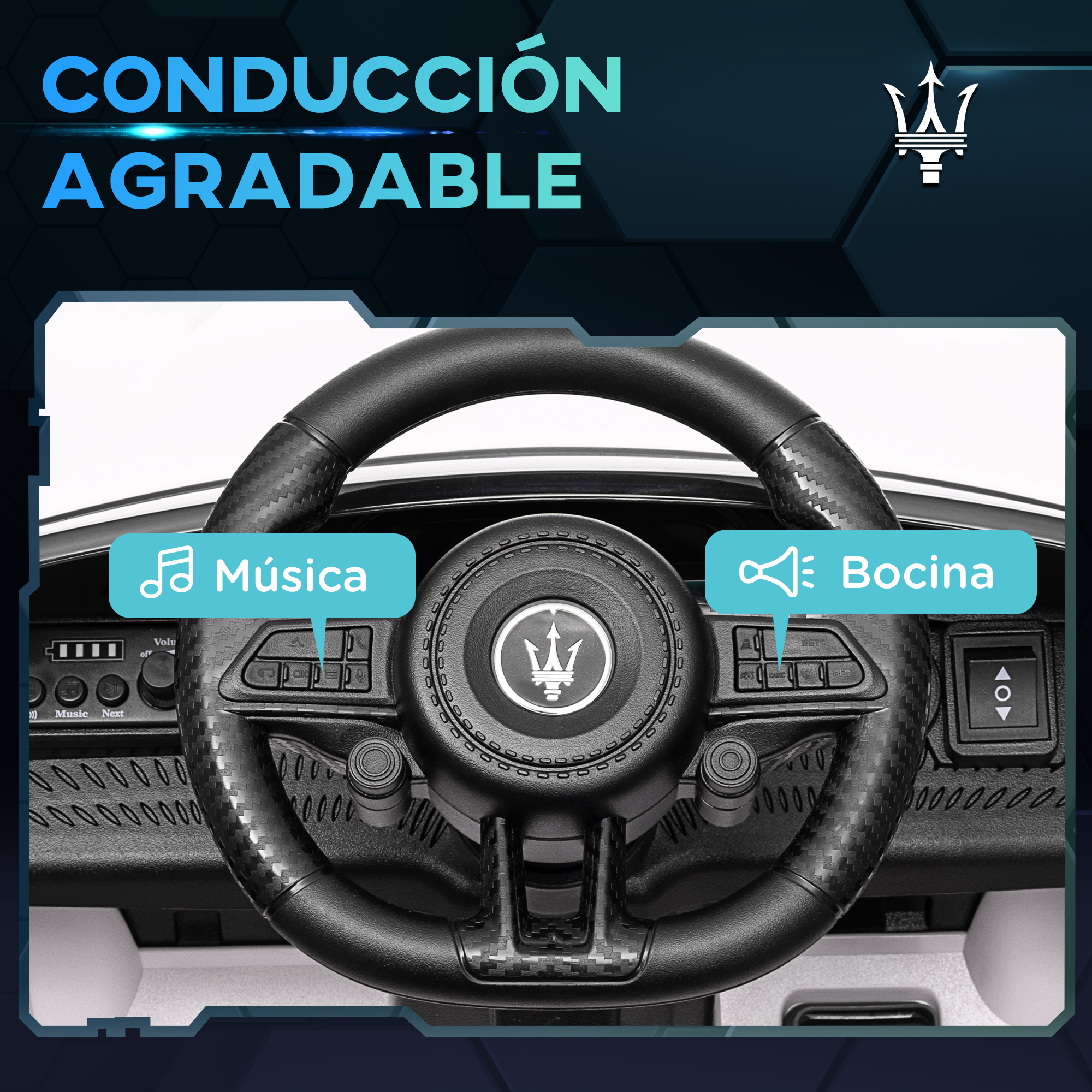 Volante negro con botones de música y bocina. Logotipo de Maserati. Detalles del tablero a la vista.
