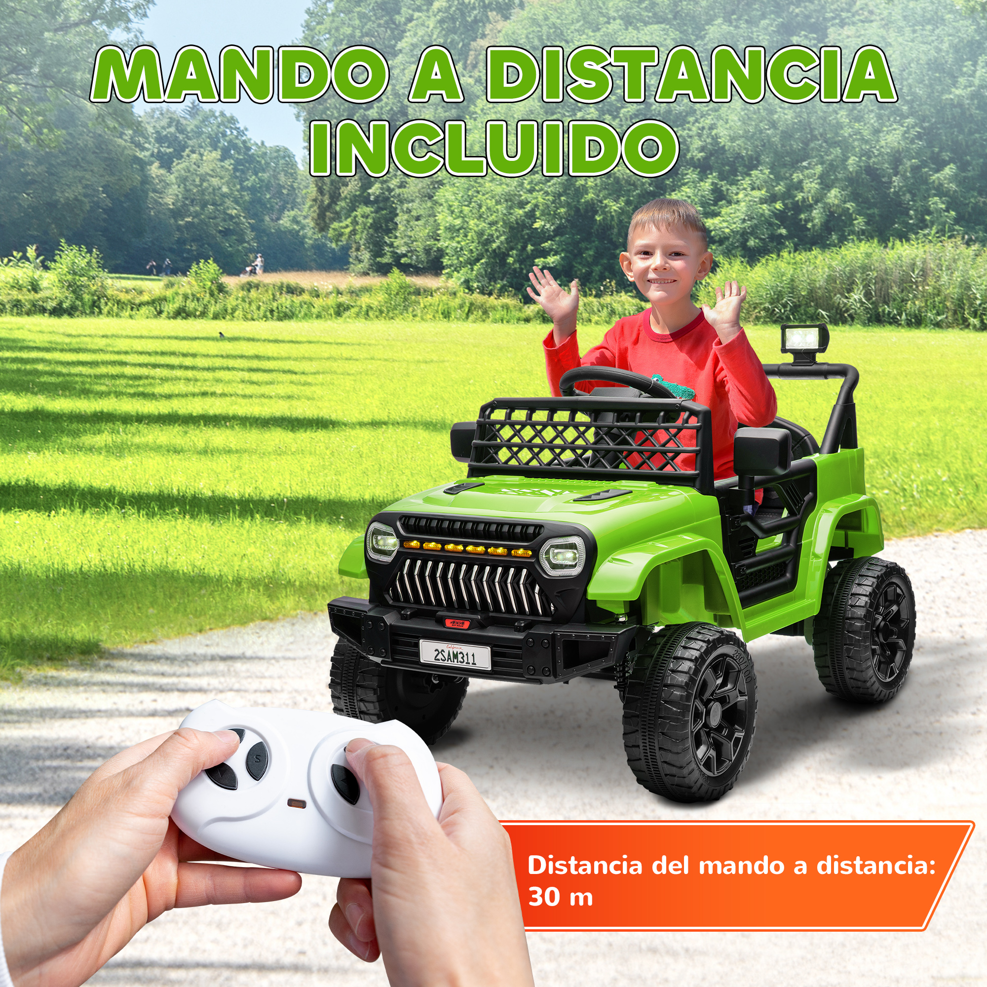 Un niño en un jeep de juguete verde con control remoto. El texto dice: Mando a distancia incluido.