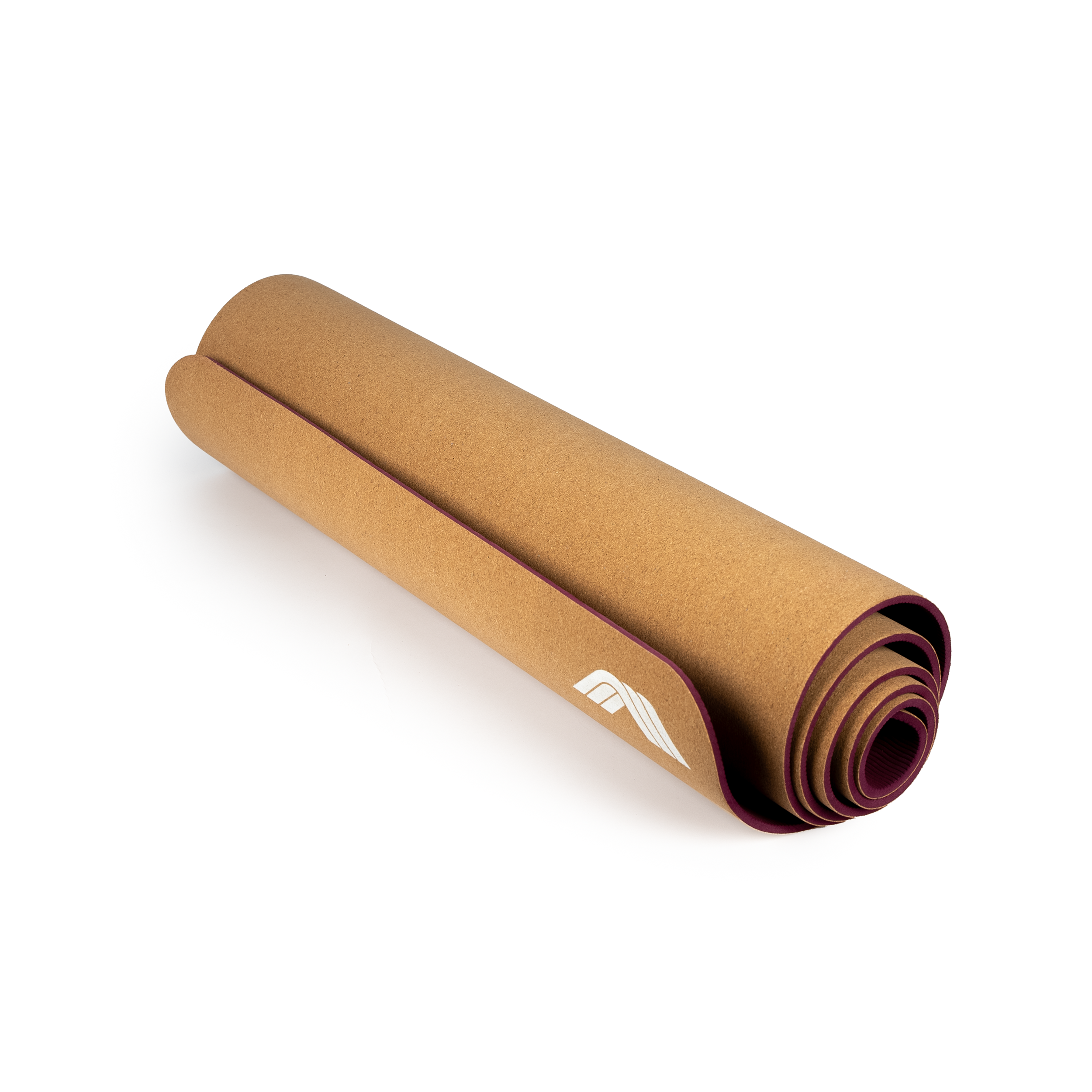 Gerollte Yogamatte. Sie ist außen braun, innen lila und hat ein weißes Logo.