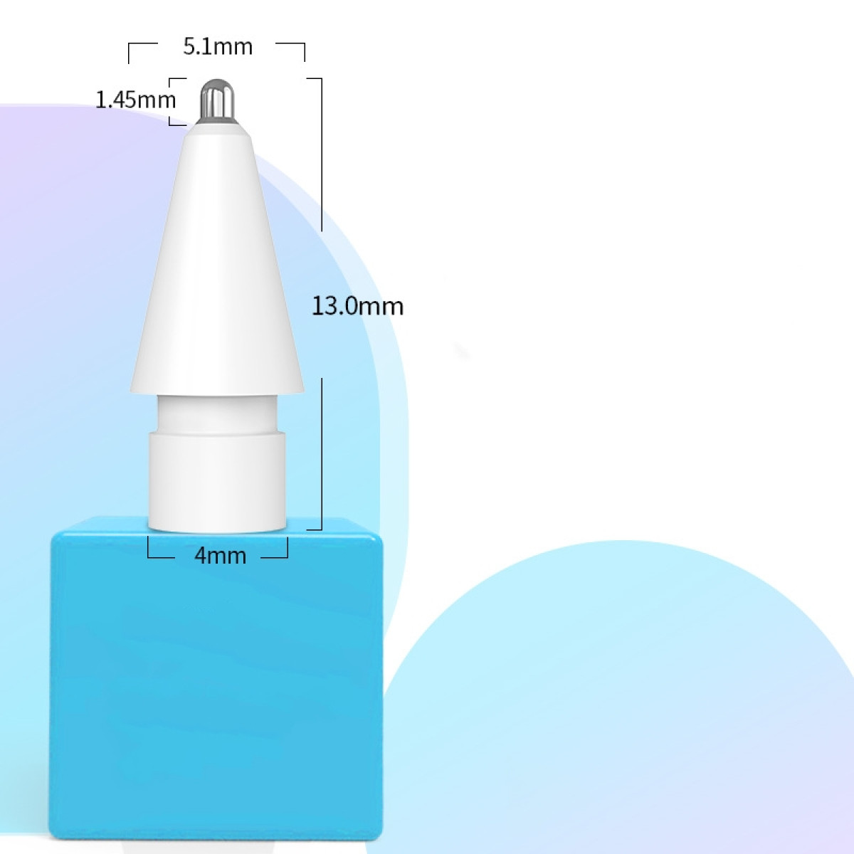 Eine weiße Apple Pencil-Spitze auf blauem quadratischen Sockel, mit Maßen.