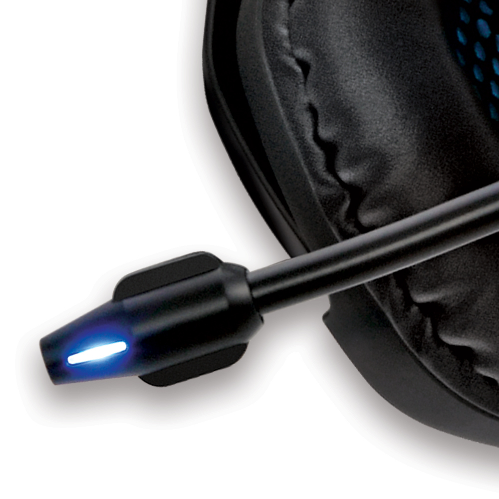 Close-up op de punt van een headsetmicrofoon. Het heeft een blauw licht en een zwarte steel. Witte achtergrond.