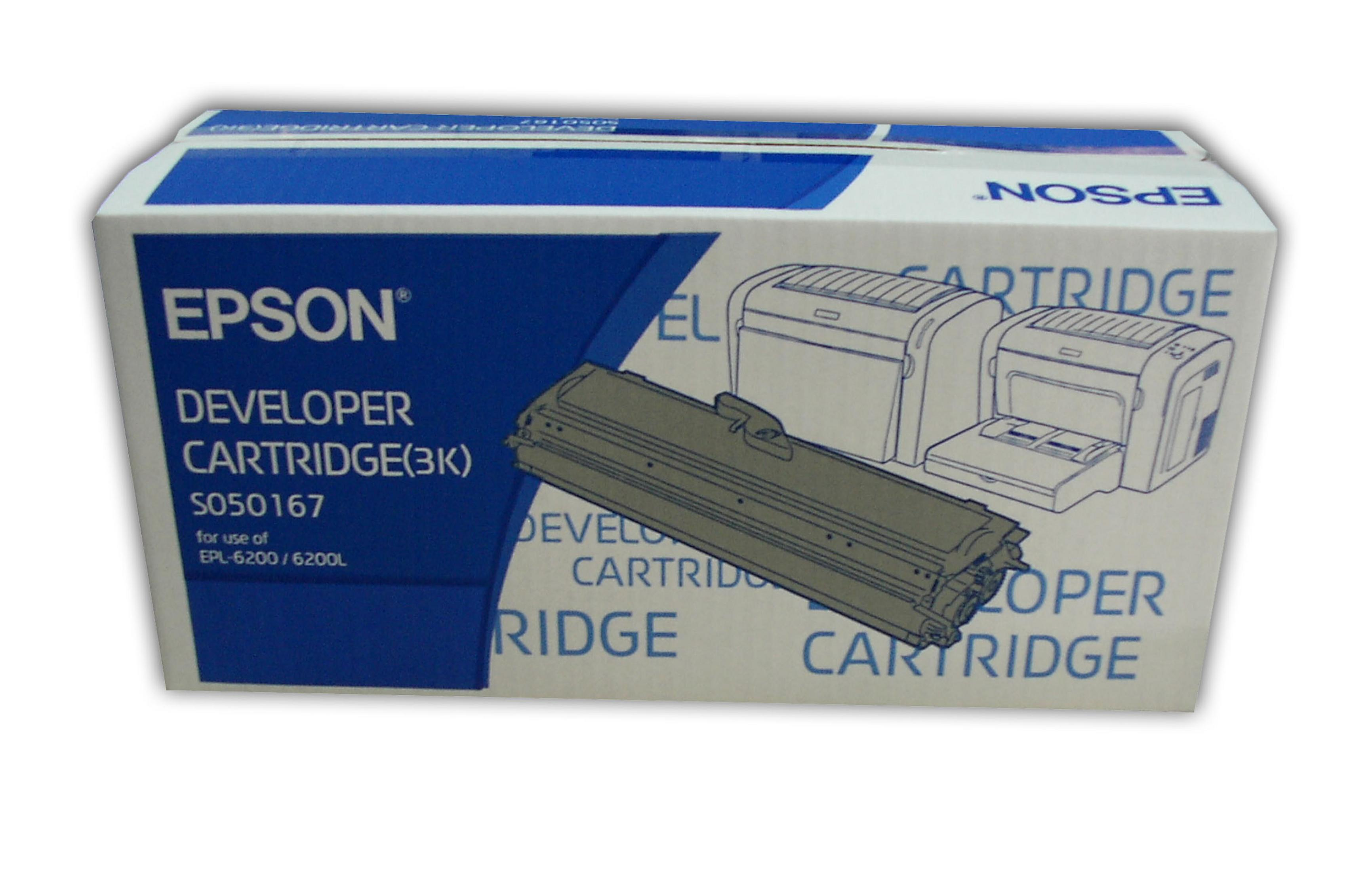 Una scatola di cartucce per sviluppatore Epson. La scatola è bianca e blu con immagini di stampanti e della cartuccia.