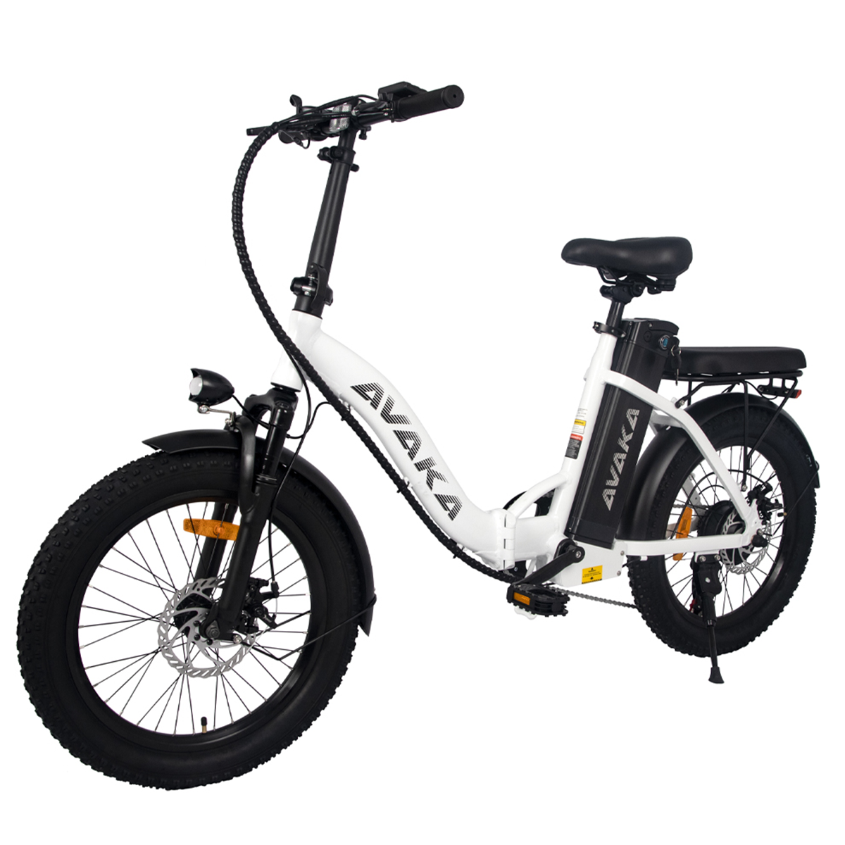Biało-czarny rower elektryczny. Ma grube opony i napis AVAKA na ramie.