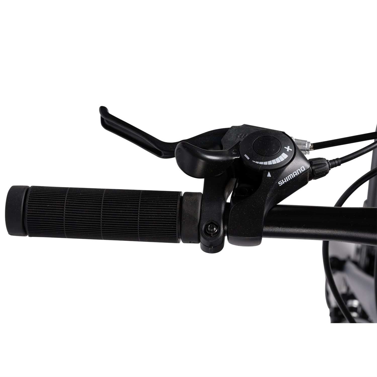 Nahaufnahme eines Fahrradlenkers mit schwarzem Griff, Shimano-Schaltung und Bremshebel.