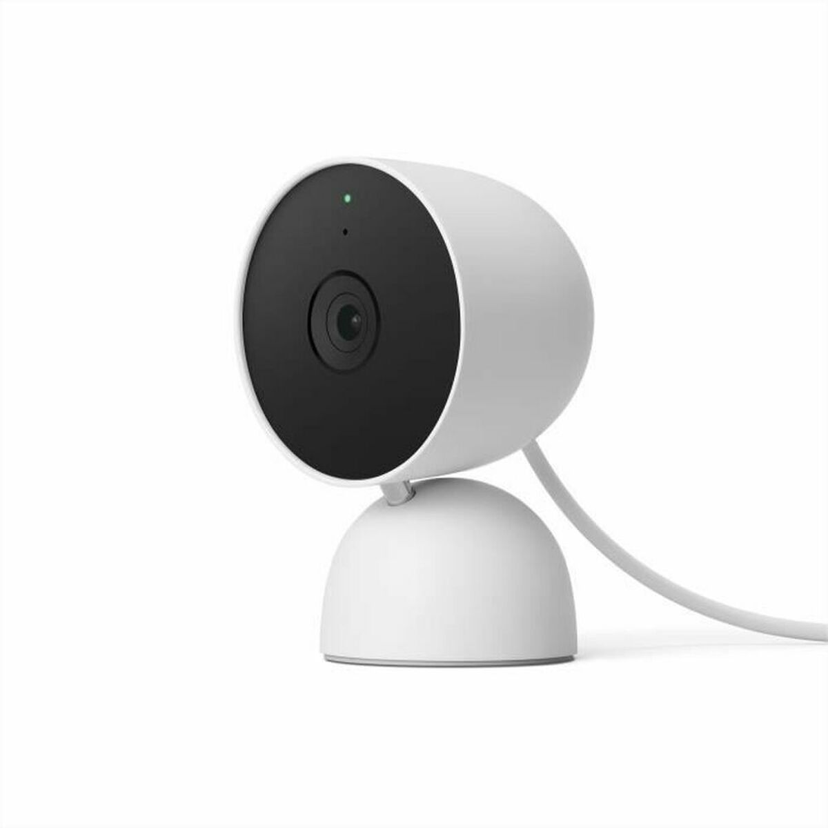 Telecamera di sicurezza bianca su superficie bianca. Ha un obiettivo nero e una luce verde.