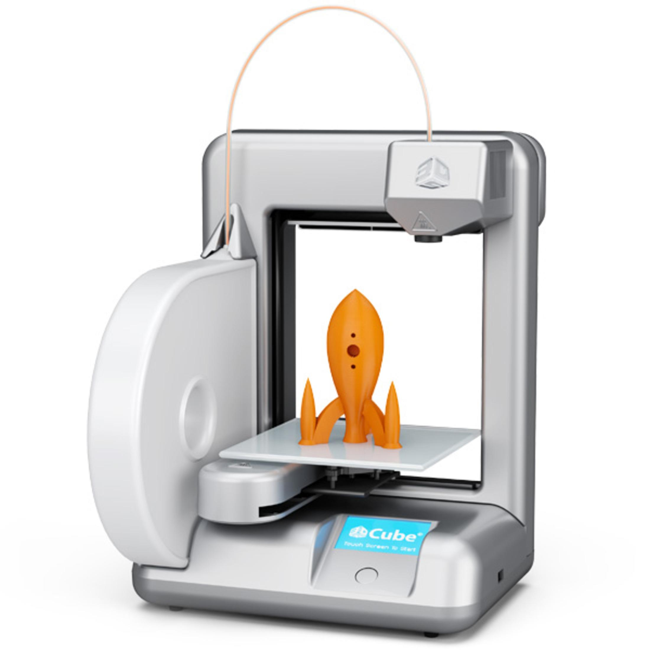Ein 3D-Drucker, der eine orangefarbene Rakete druckt. Der Drucker ist silber und weiß.