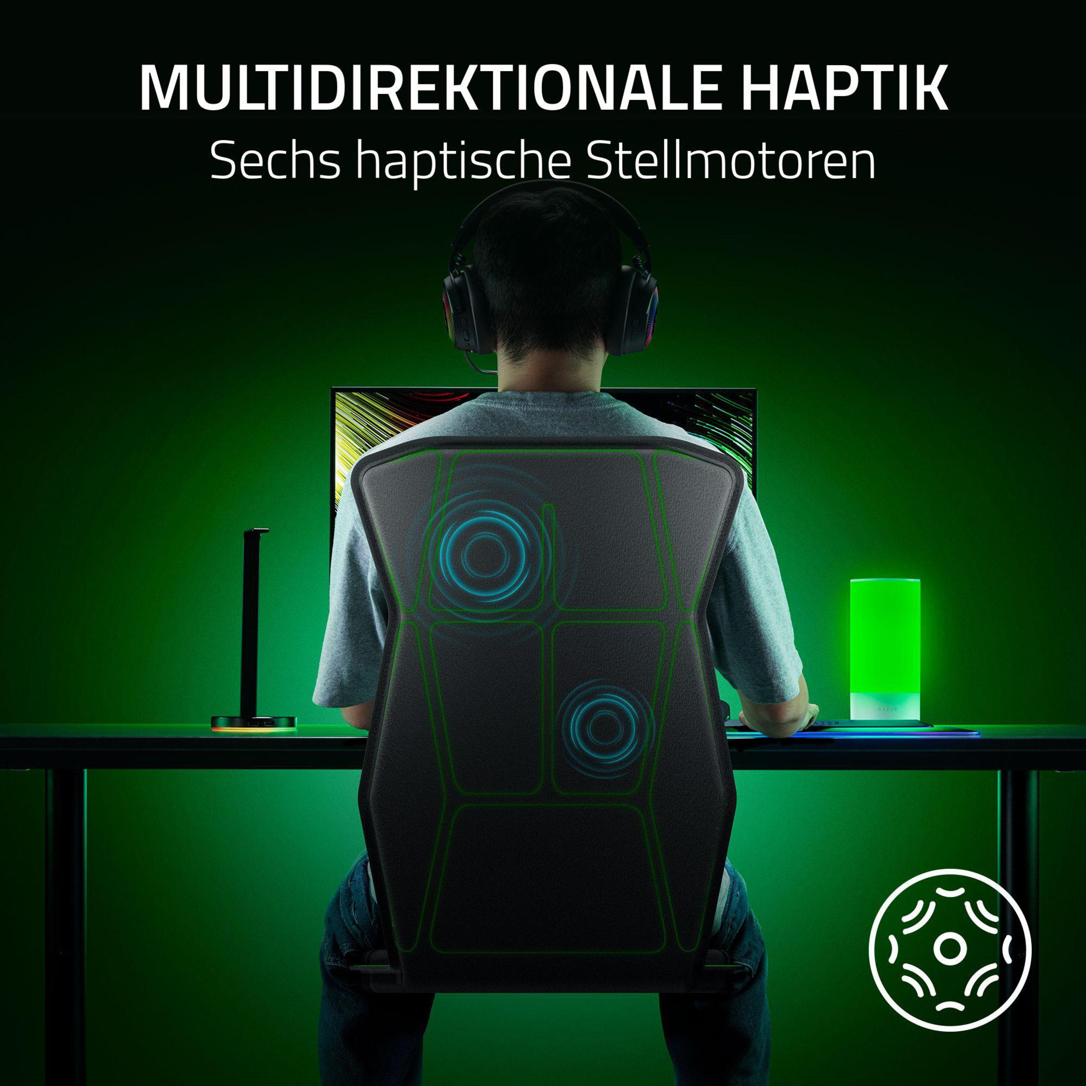 Person sitzt in einem Gaming-Stuhl, mit Text über direktionale haptische Rückmeldung.