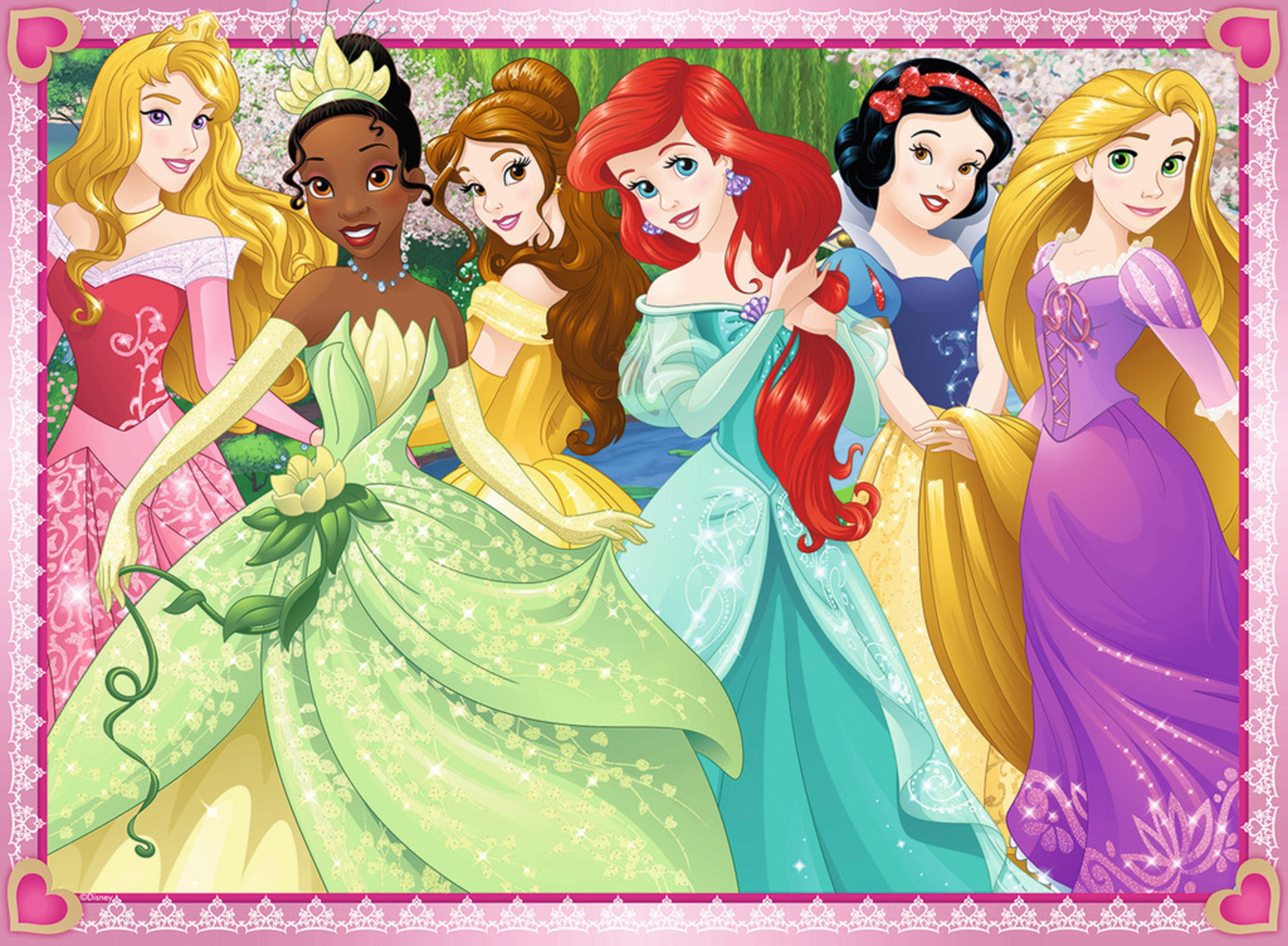 Disney-Prinzessinnen-Puzzle-Bild, mit sieben Prinzessinnen in Kleidern, lächelnd.