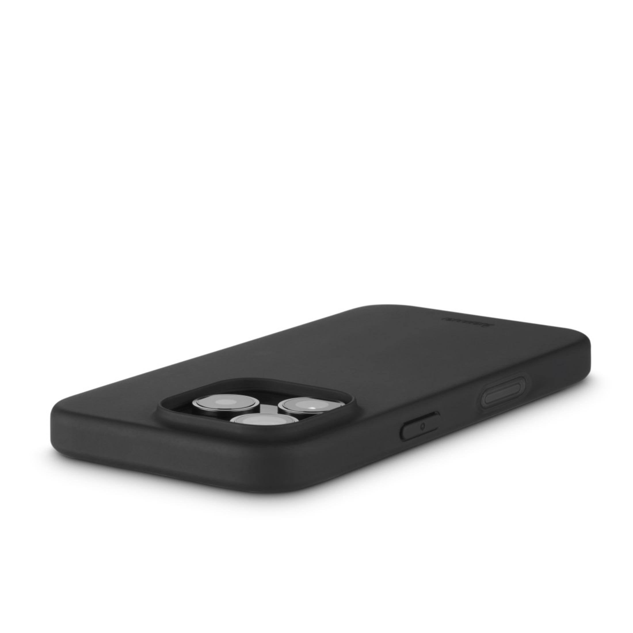 Una custodia per telefono nera appoggiata su una superficie bianca. La custodia ha un ritaglio per la fotocamera.