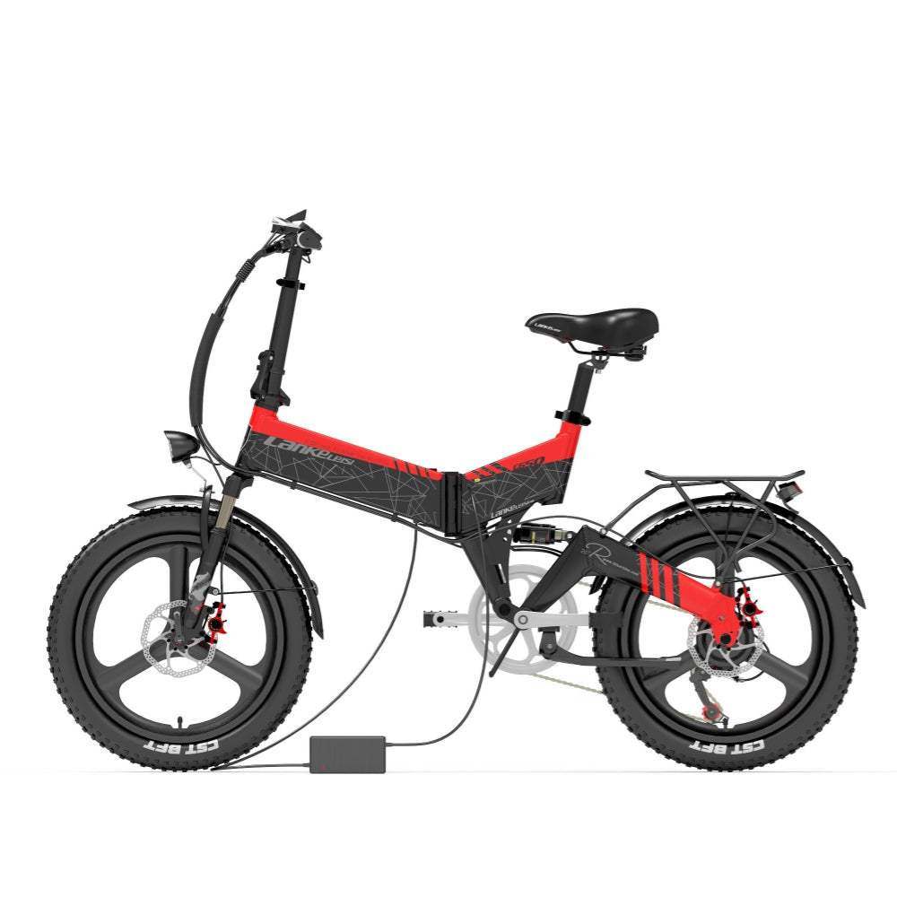 Bicicleta eléctrica roja y negra. Llantas negras. Marco rojo. Batería negra. Fondo blanco.