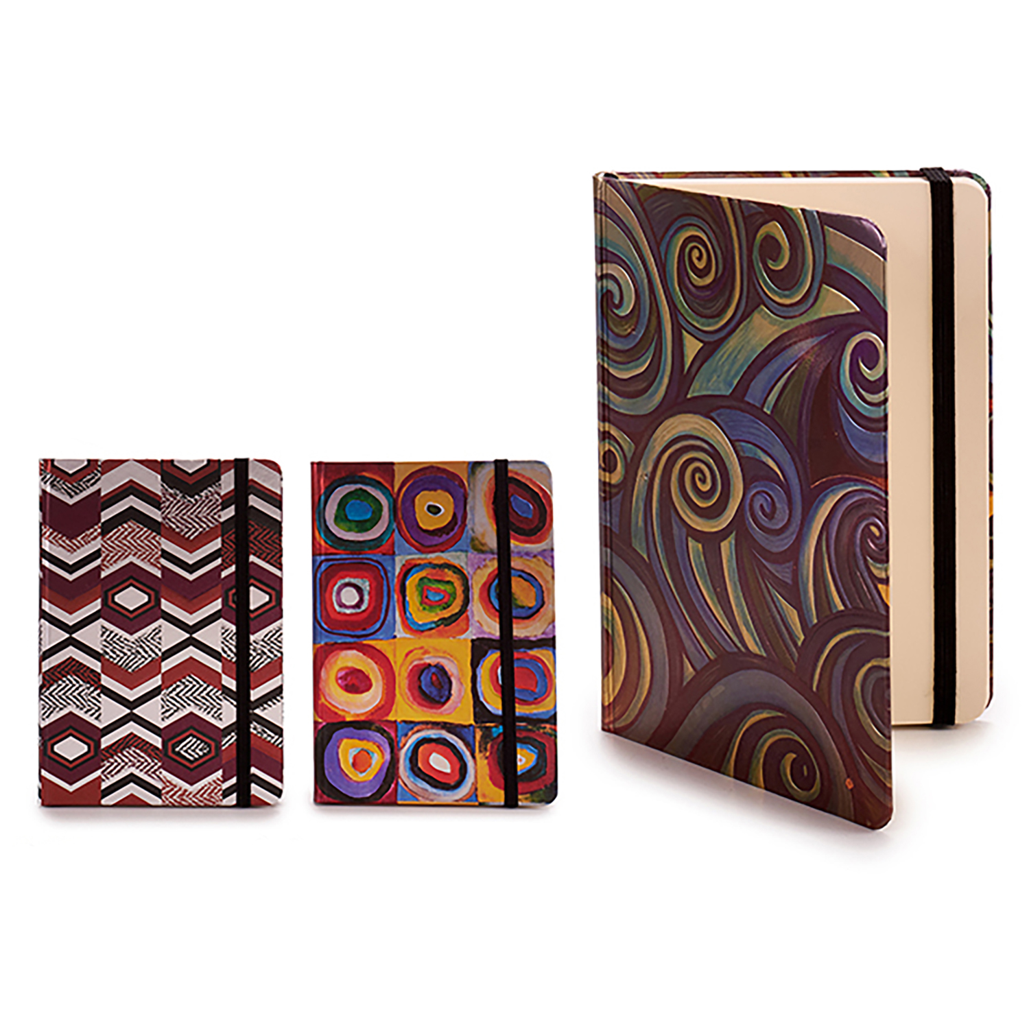 Cuadernos con cubiertas estampadas. Diseños geométricos, círculos de colores y espirales abstractos.
