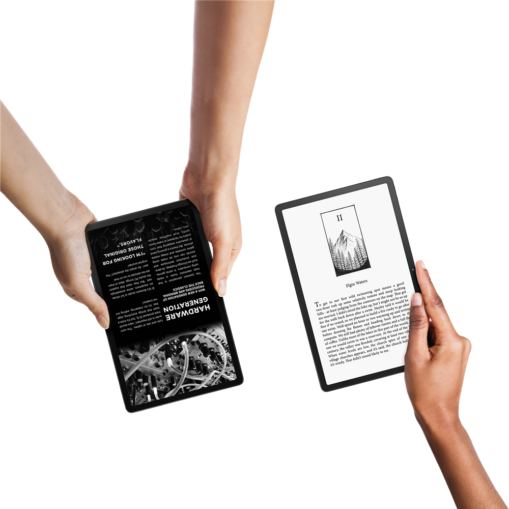 Dwie ręce trzymają czytniki e-booków. Jedna pokazuje tekst Hardware Generation, druga książkę.