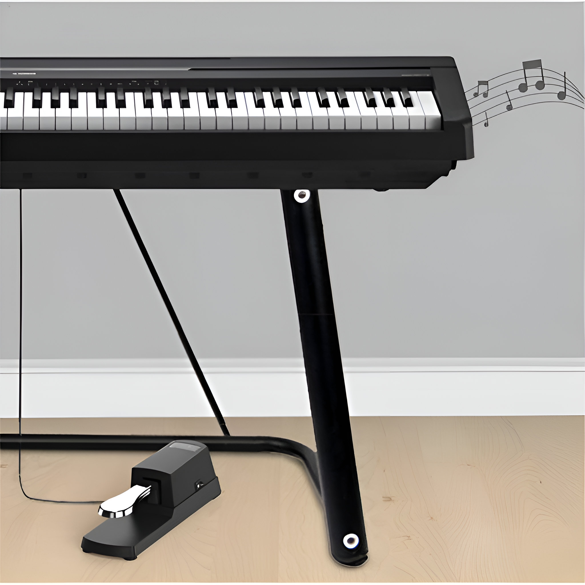 Ein schwarzes Klavier mit weißen Tasten, Fußpedal und Noten vor neutraler Wand.