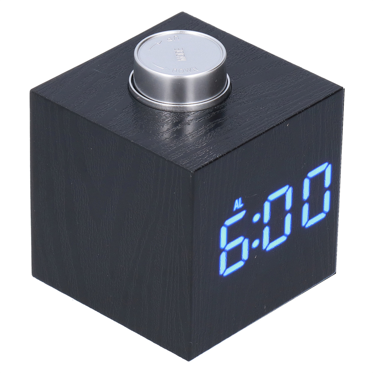 Ein schwarzer, würfelförmiger Wecker mit blauen Digitalzahlen, die 6:00 anzeigen.