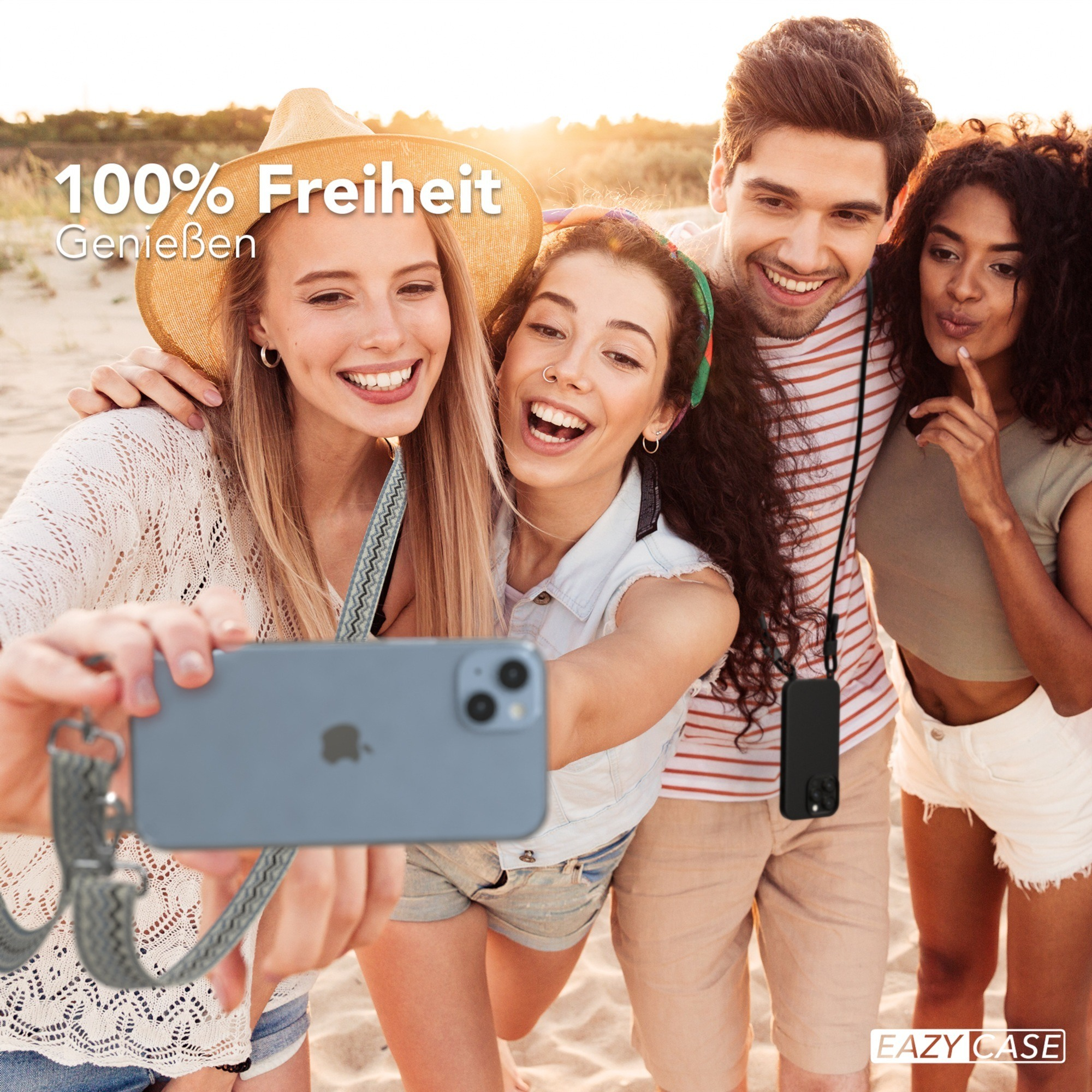 Freundesgruppe macht Selfie mit Handy am Band.
