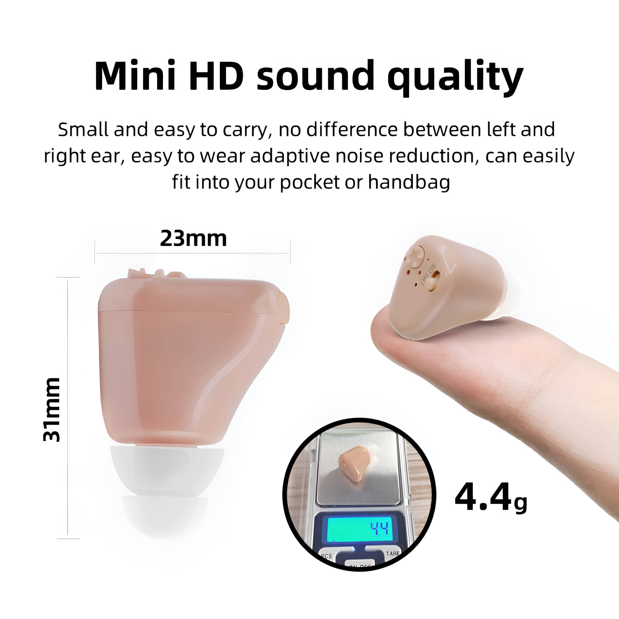 Ein kleines beigefarbenes Hörgerät auf einem Finger, mit einer Waage, die das Gewicht von 4,4 g anzeigt.