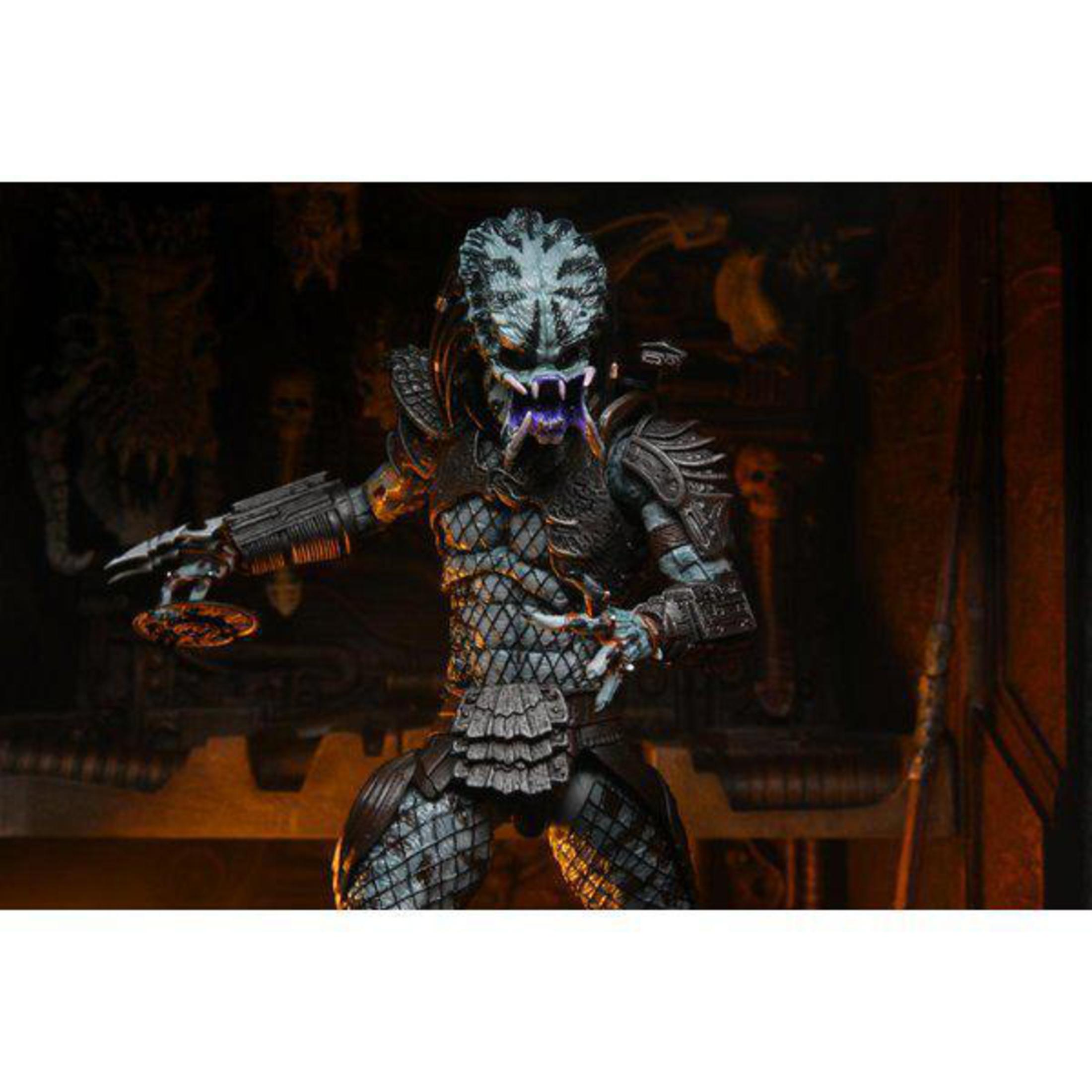 Predator-Actionfigur in dunkler Umgebung, mit detailliertem Aussehen.