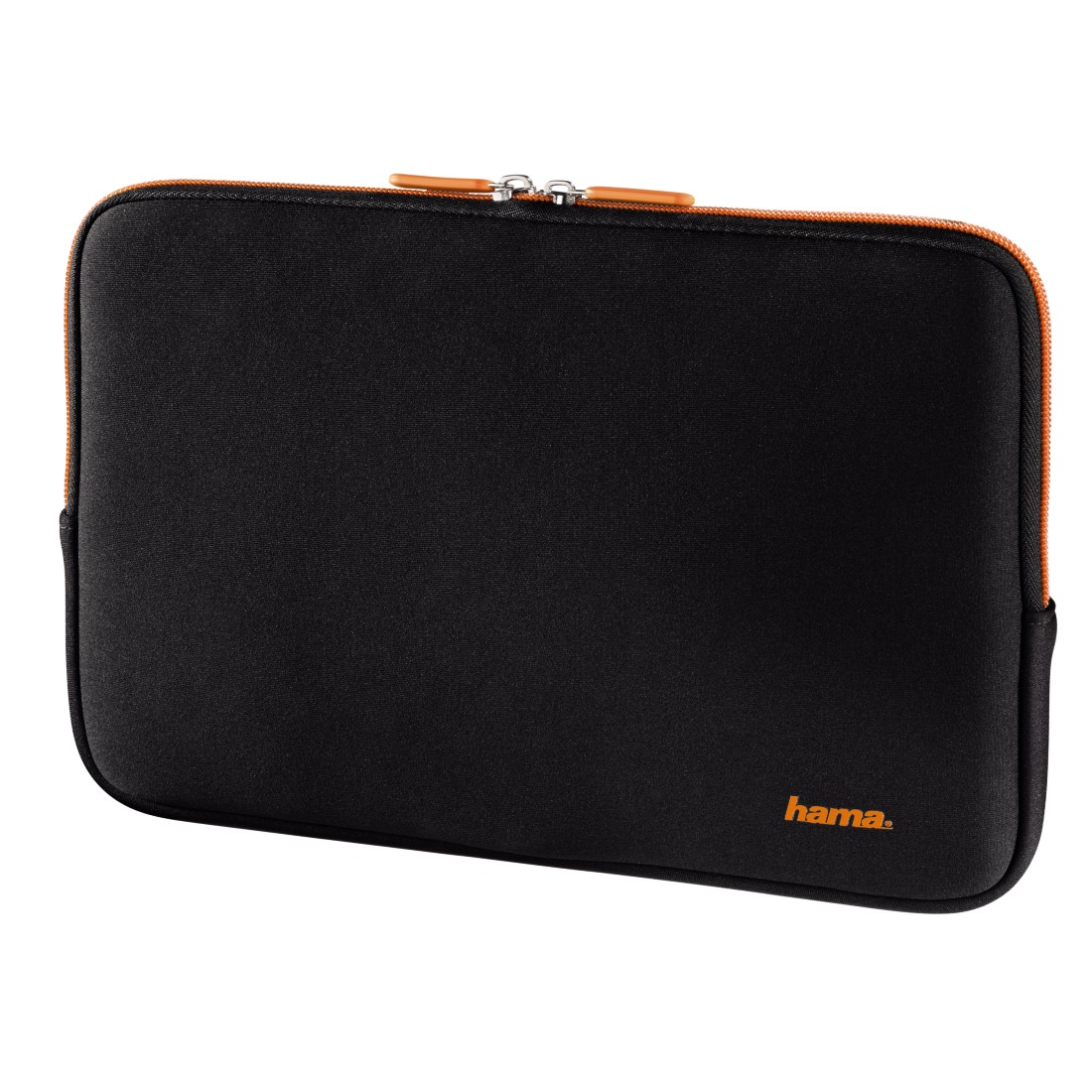 Eine schwarze Laptop-Hülle mit einem orangen Reißverschluss und Zierleiste, die Marke 'hama' ist sichtbar.