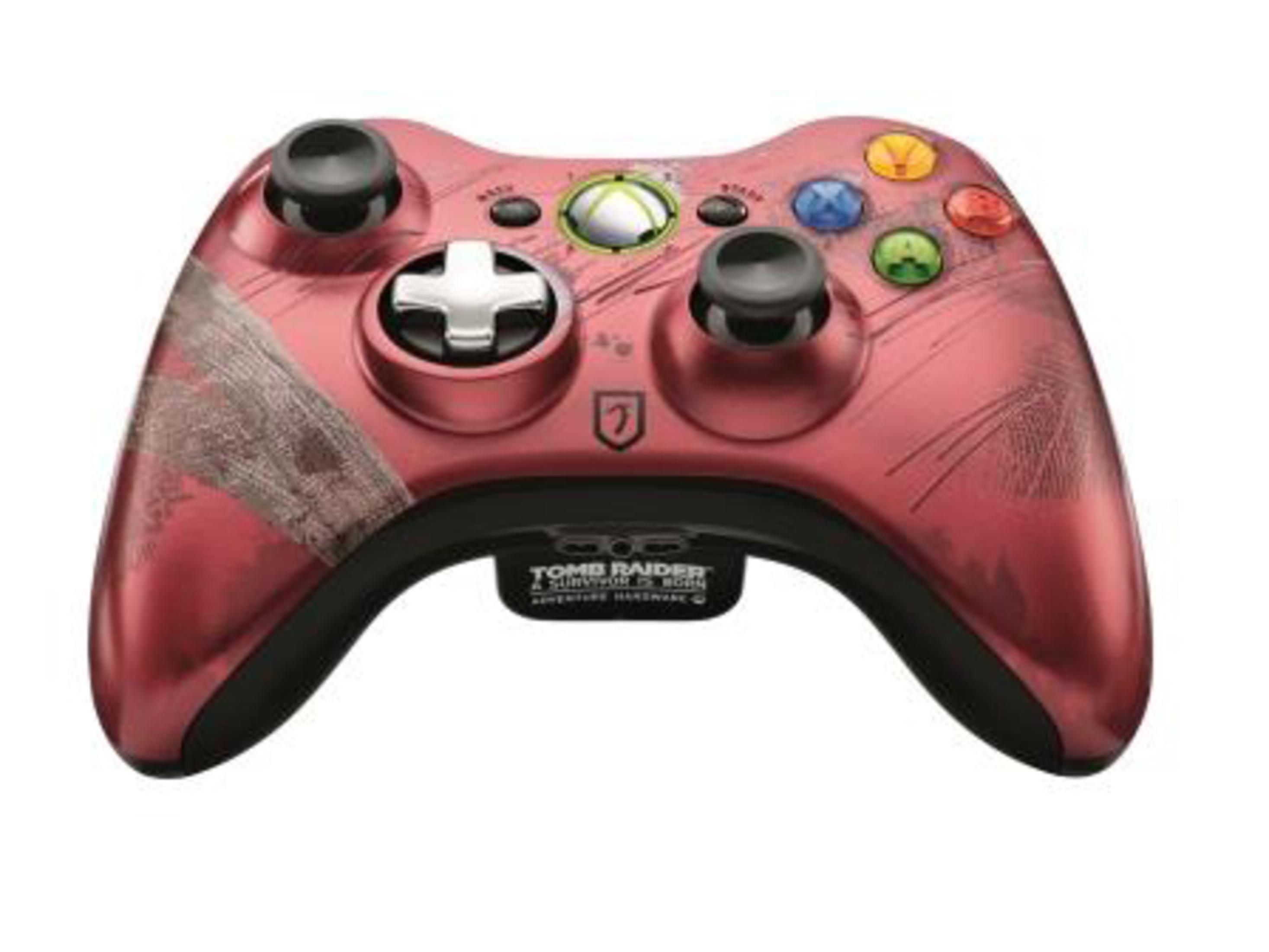 Roter und schwarzer Tomb Raider Xbox-Controller mit Knöpfen. Weißer Hintergrund.