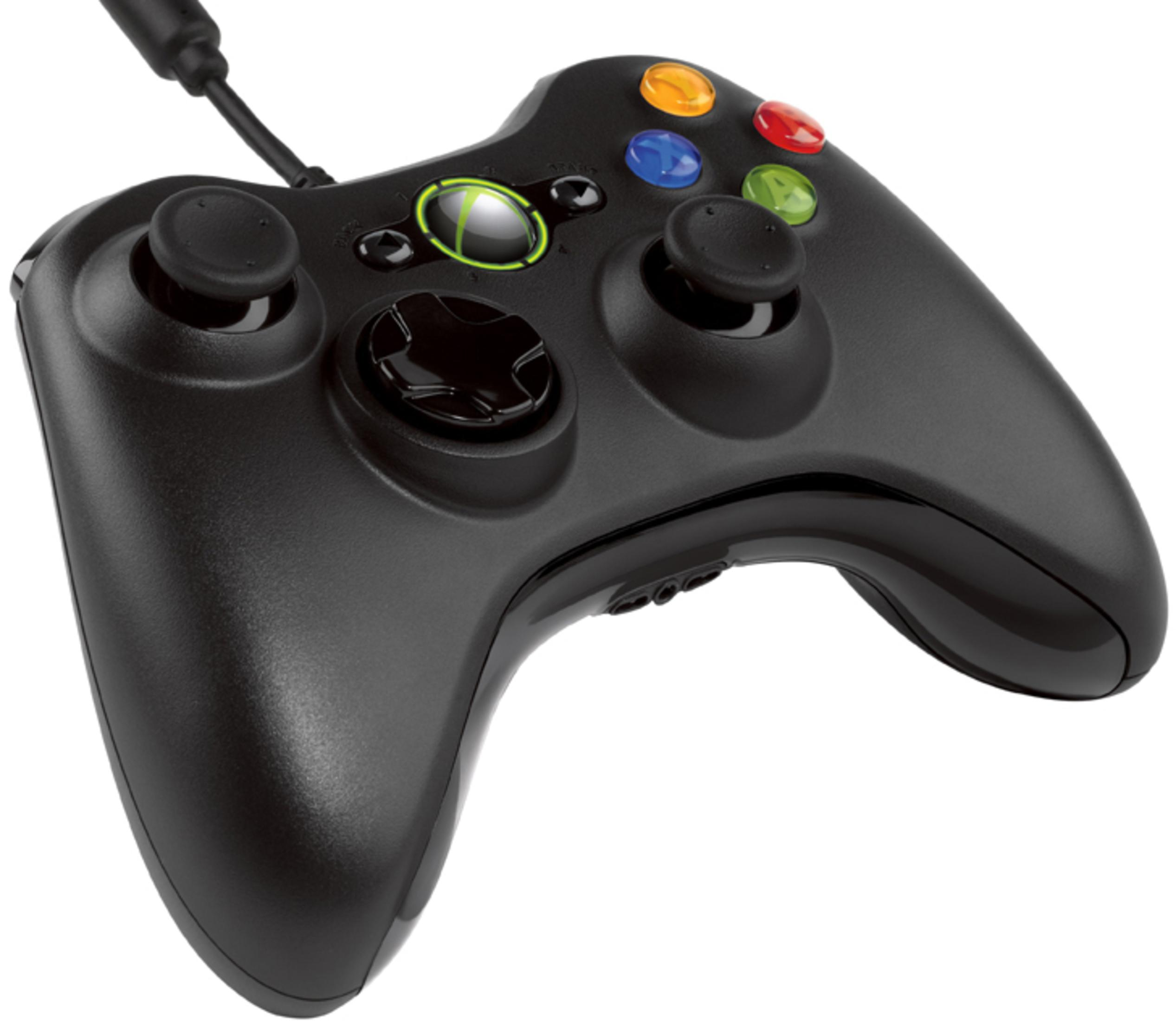 Ein schwarzer Xbox 360 Controller mit farbigen Knöpfen und Kabel.