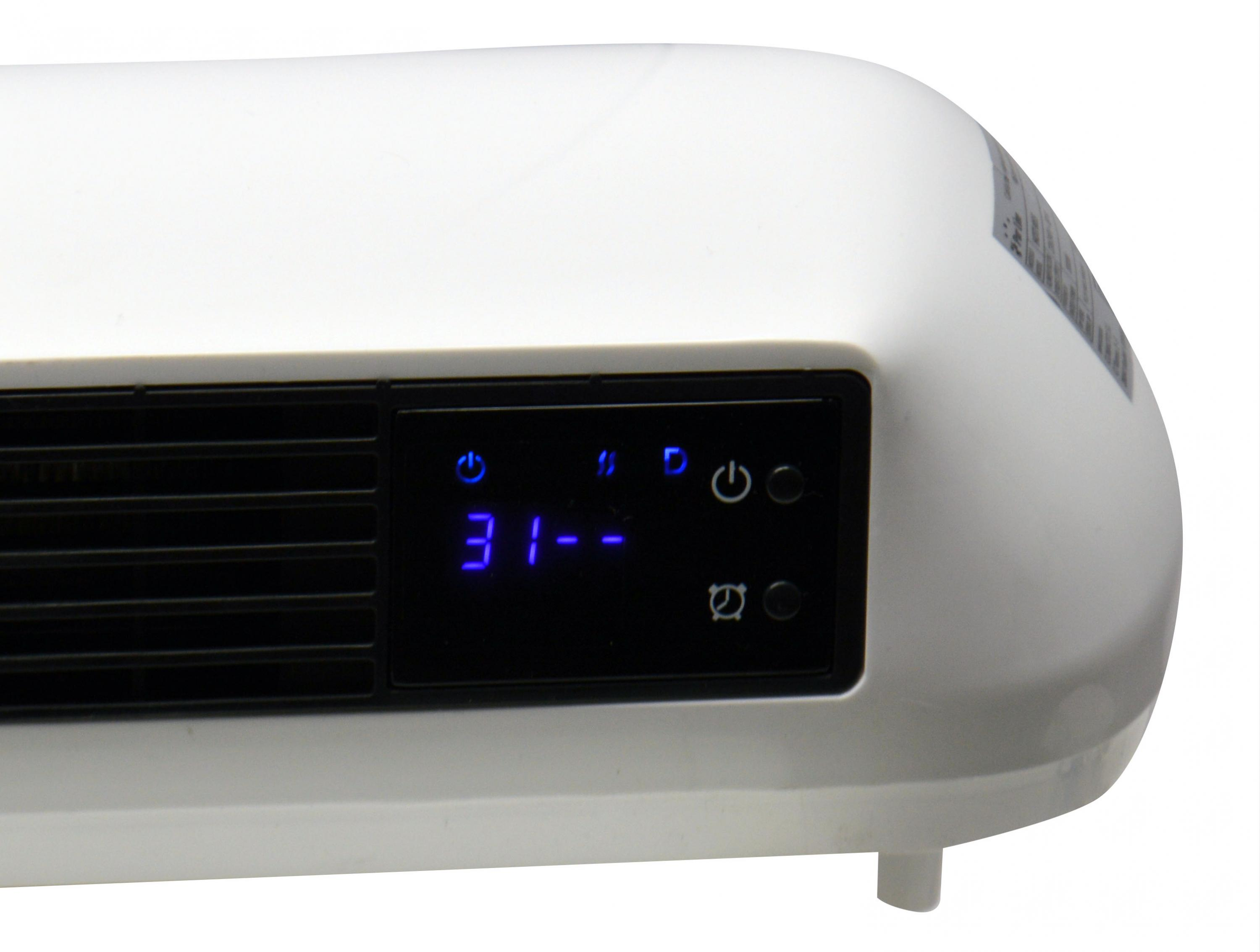 Calentador eléctrico blanco con pantalla digital que muestra '31-' en azul.