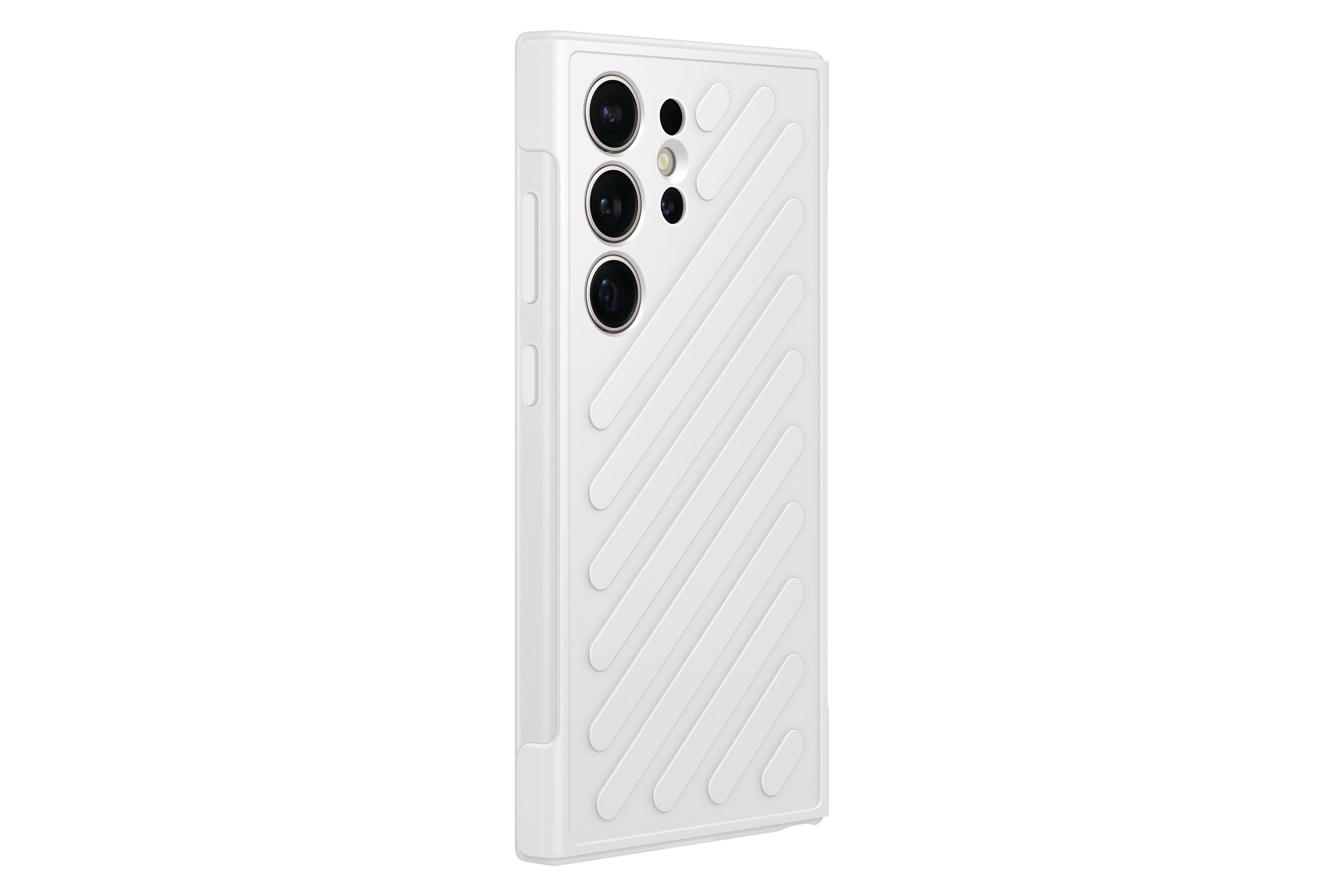 Witte telefoonhoes met diagonale lijnen. De telefoon heeft drie camera's.