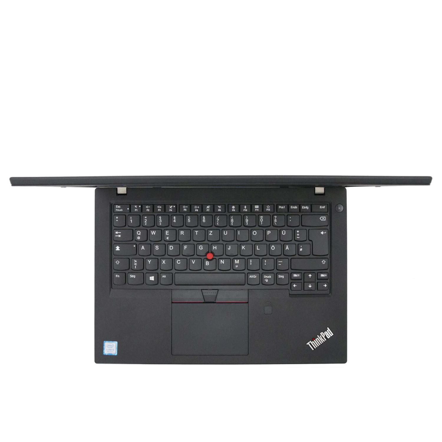 Schwarzer Laptop, geöffnet, Draufsicht. Tastatur und Touchpad sichtbar. Weißer Hintergrund.