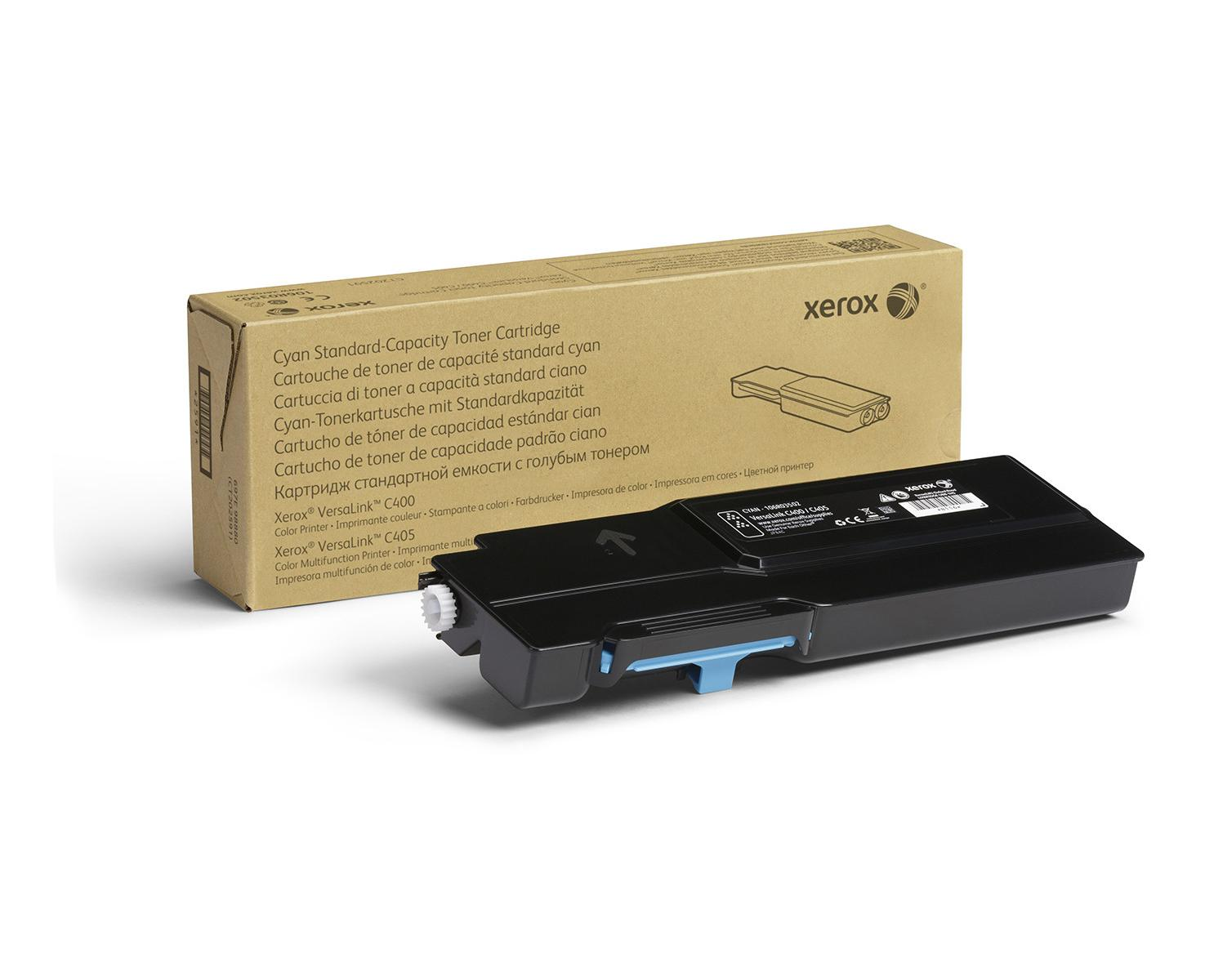 Toner Xerox w kolorze cyjan i pudełko. Pudełko jest beżowe, a toner czarny z niebieskim elementem.