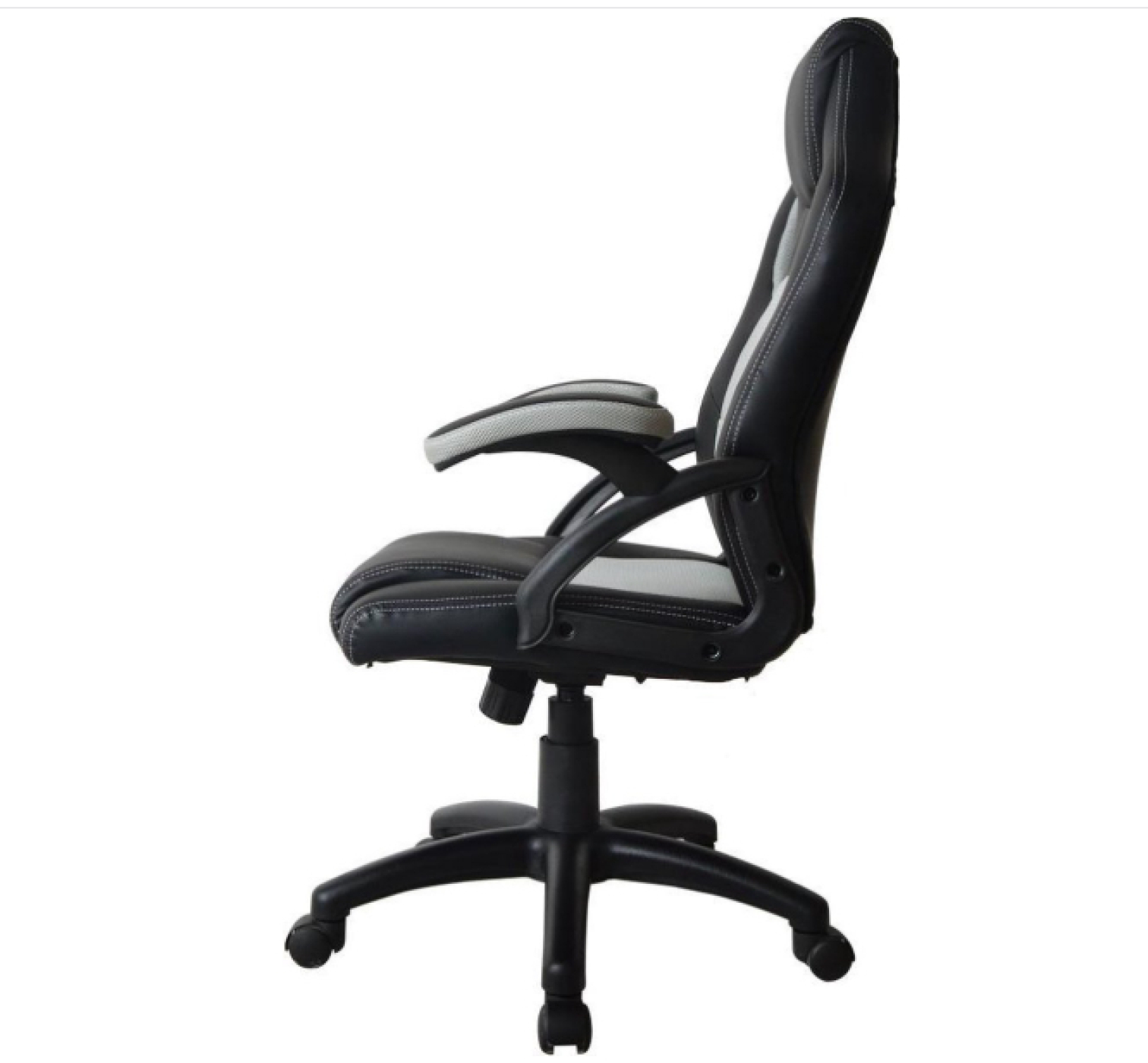 Gaming-Stuhl, Seitenansicht, schwarz mit weißen Akzenten, auf weißem Hintergrund.