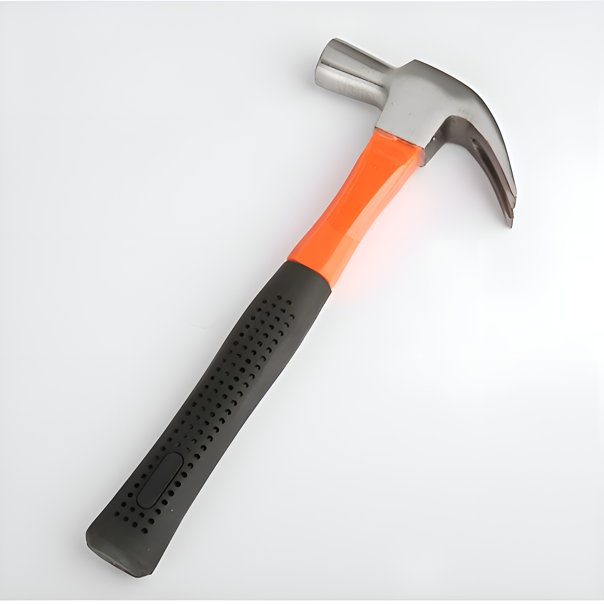 Ein Hammer mit silbernem Kopf, orangefarbenem Griff und schwarzem, strukturiertem Griff.