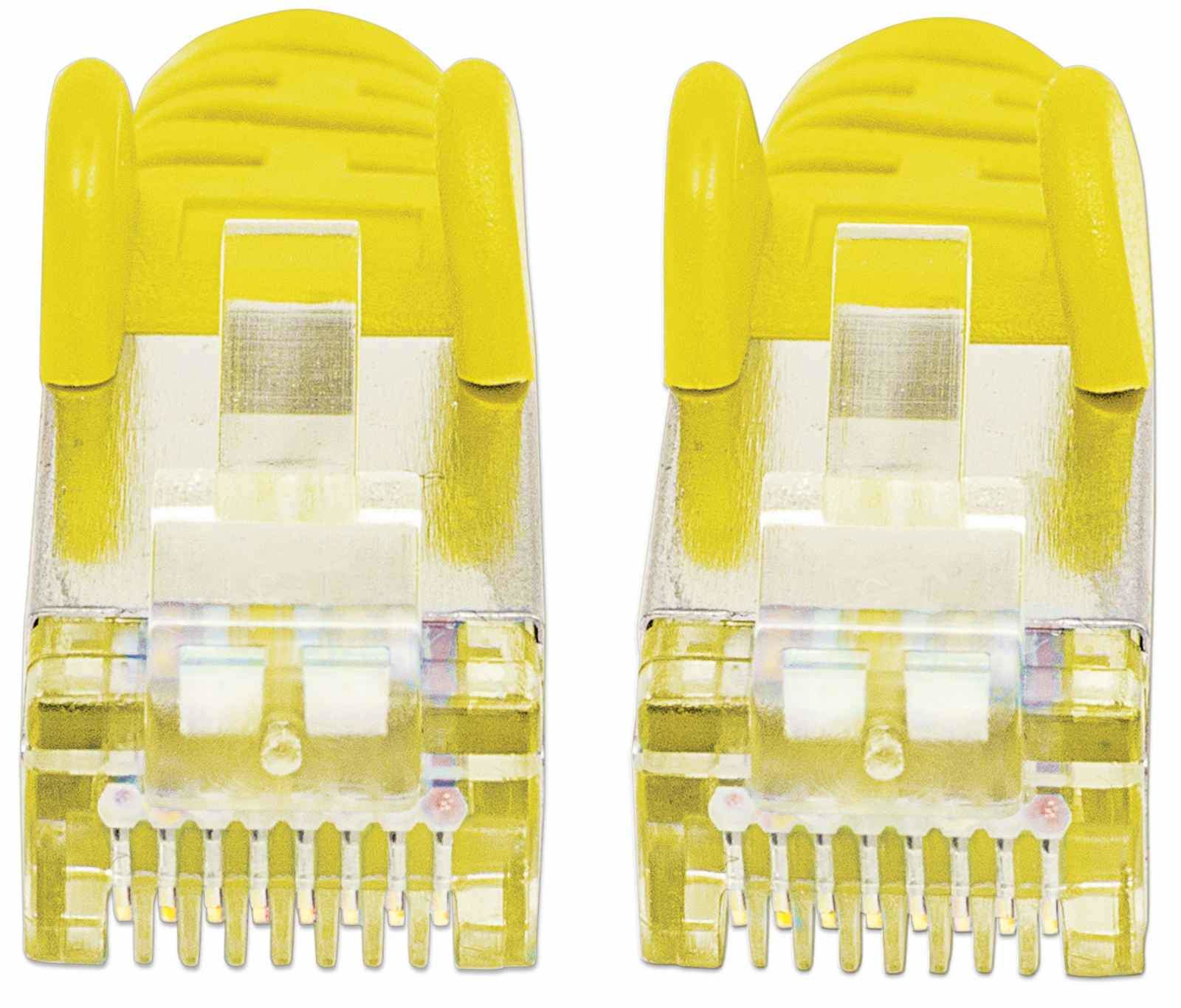 Twee gele RJ45-connectoren, close-up, op een witte ondergrond.