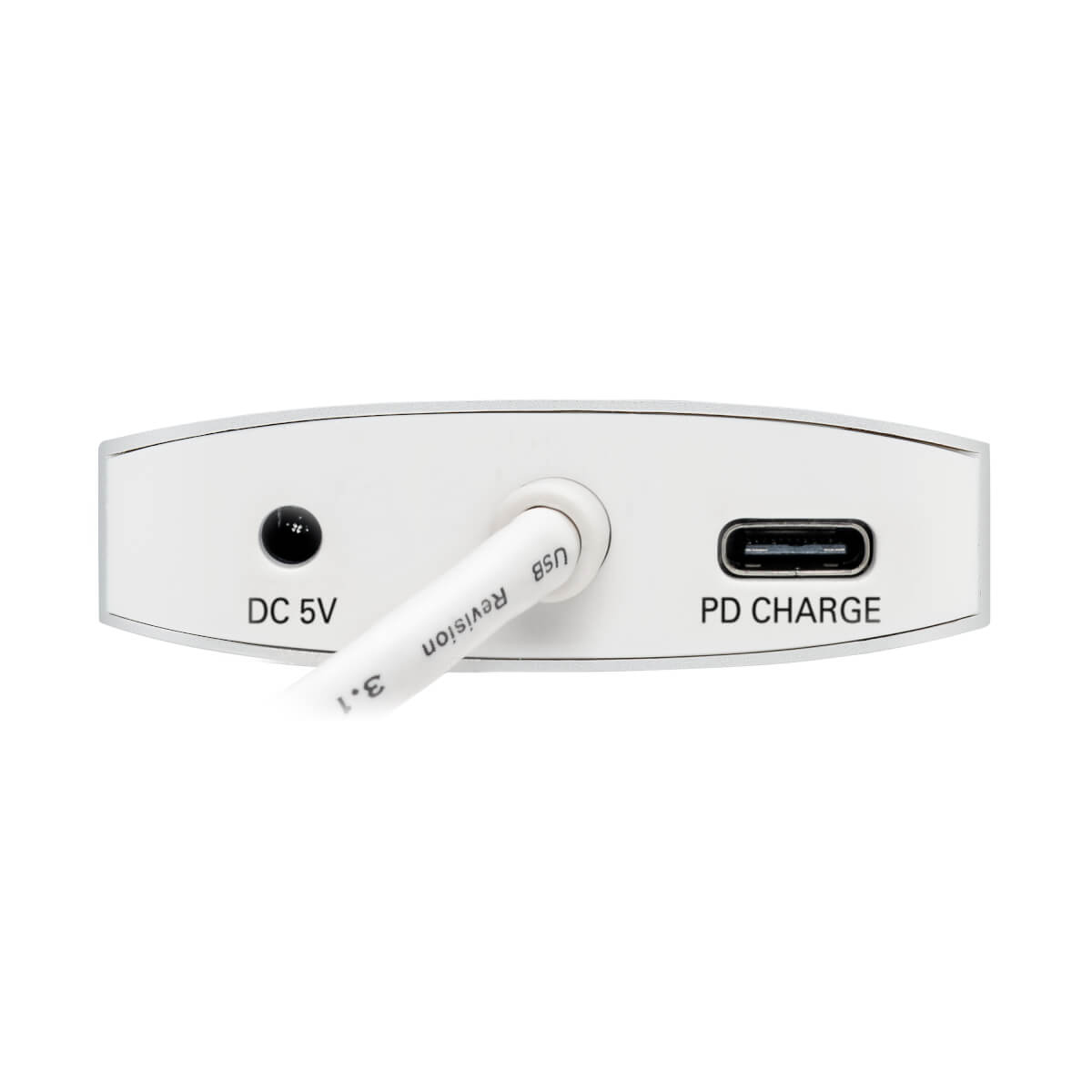 Dispositivo bianco con una porta DC 5V, una porta USB 3.1 e una porta di ricarica PD. Cavo bianco.