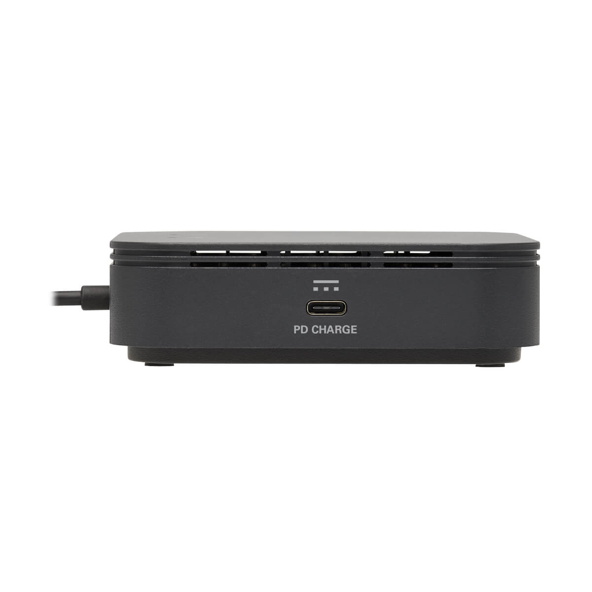 Hub nero con porta PD CHARGE, su sfondo bianco, con cavo nero.