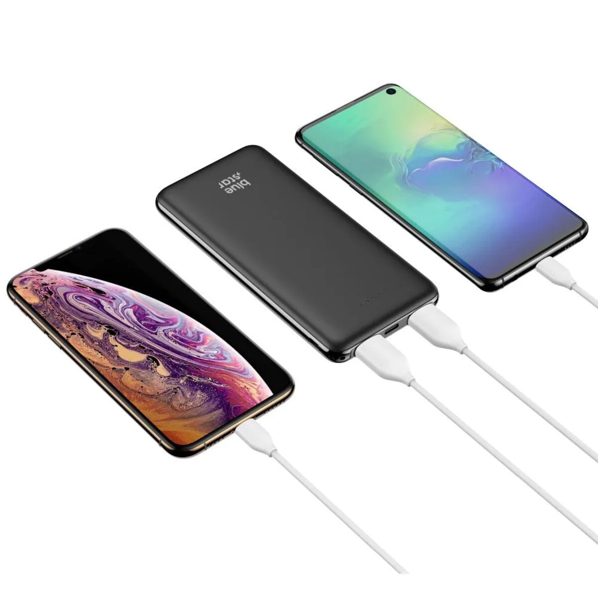 Powerbank lädt drei Telefone. Telefone befinden sich auf einer reflektierenden Oberfläche. Schwarze Powerbank.